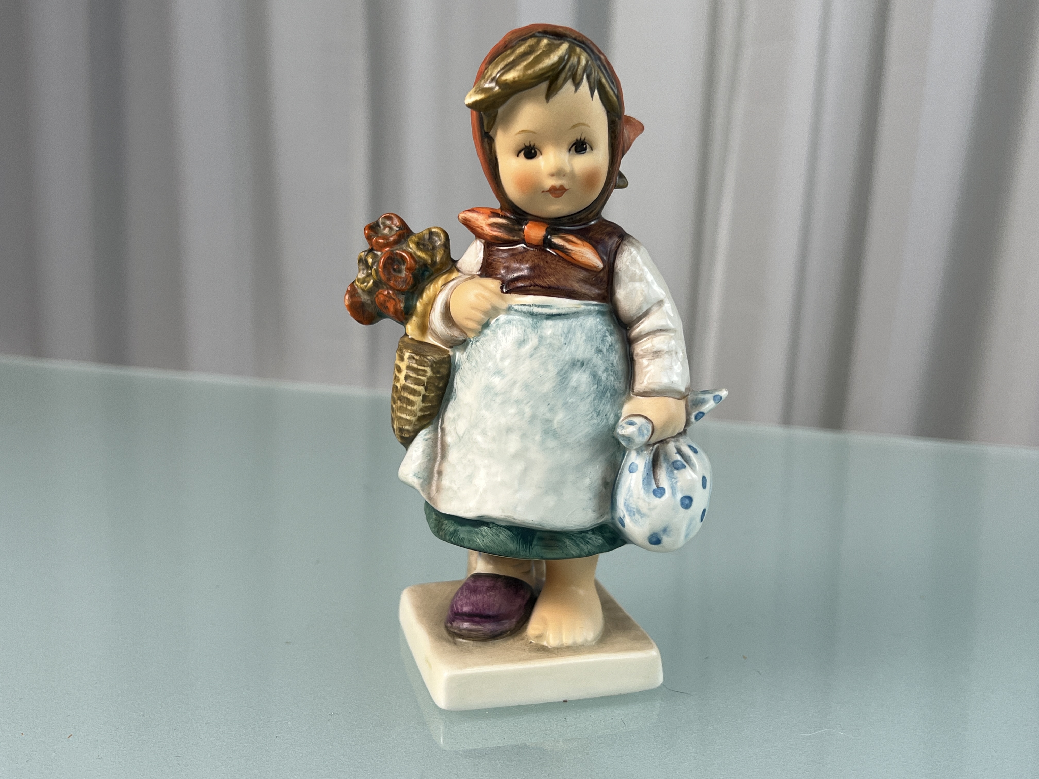 Hummel Figur 204 In Lauterbach hab I 14,5 cm. 1 Wahl. Top Zustand  