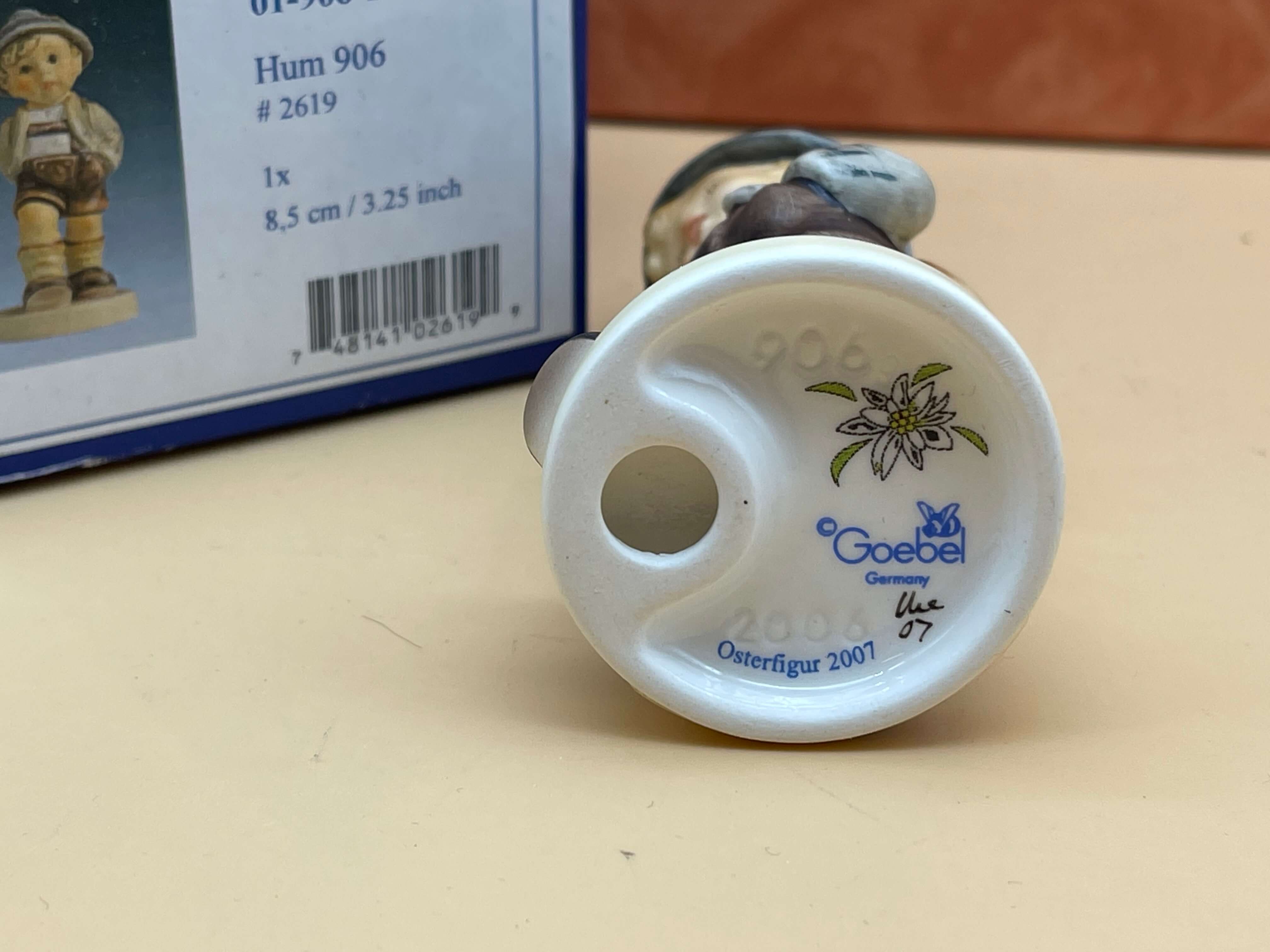  Hummel Figur 906 Auf Schritt und Tritt 8,5 cm. 1 Wahl mit Ovp. Top Zustand 