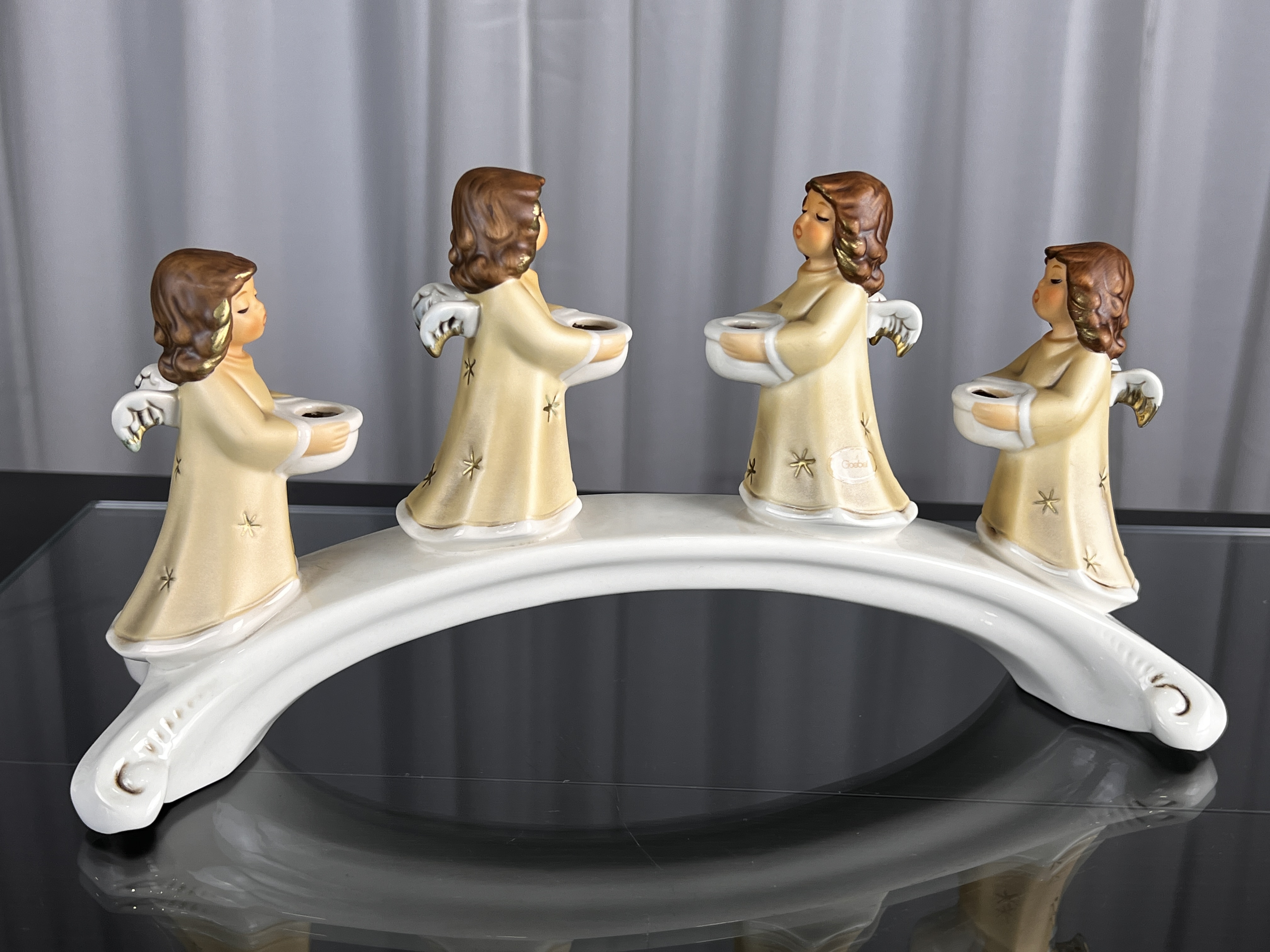 Goebel Figur 42 053 Engelsbrücke Weihnachten 16,5 x 30 cm. 1 Wahl. 