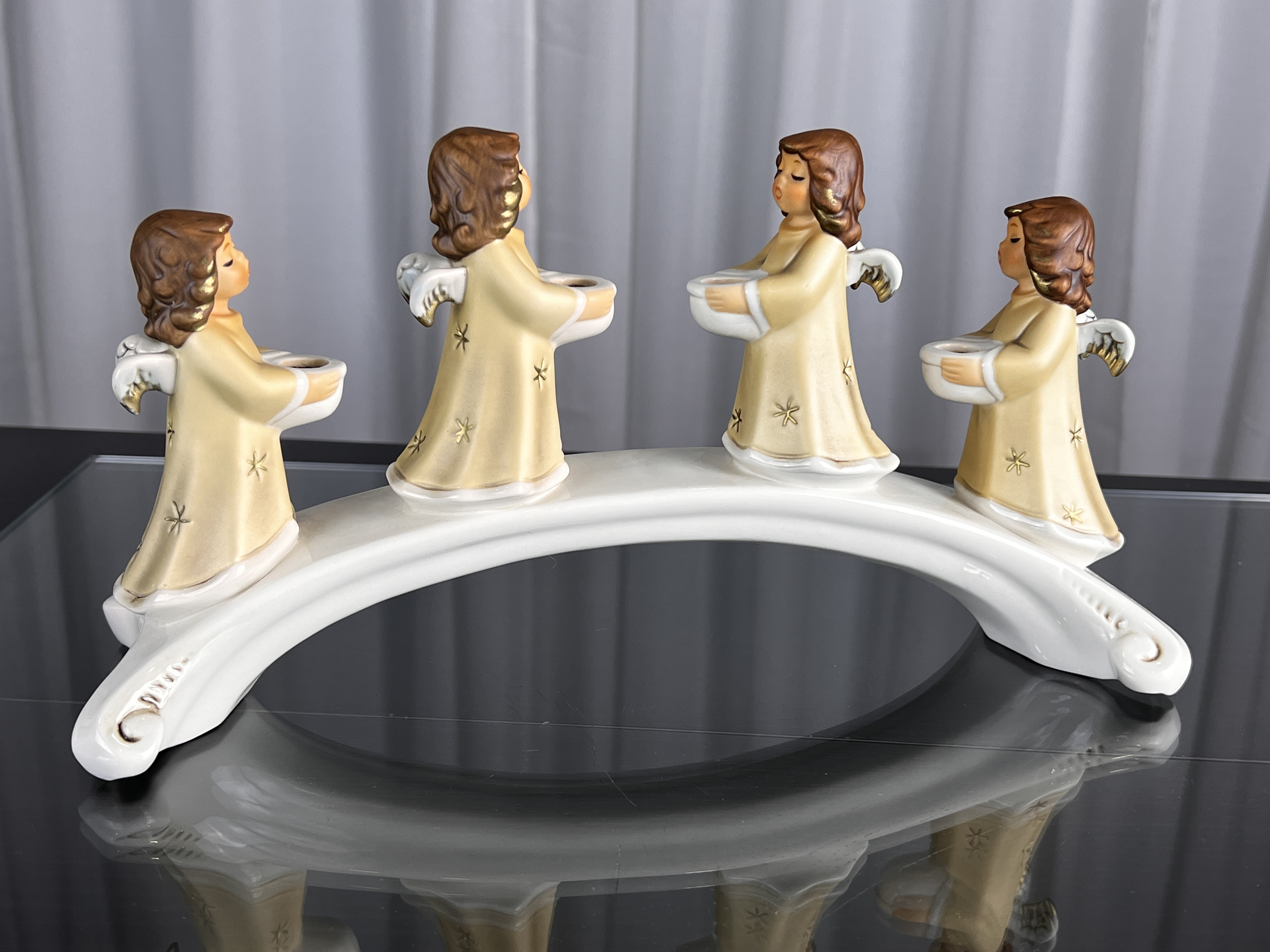 Goebel Figur 42 053 Engelsbrücke Weihnachten 16,5 x 30 cm. 1 Wahl. 