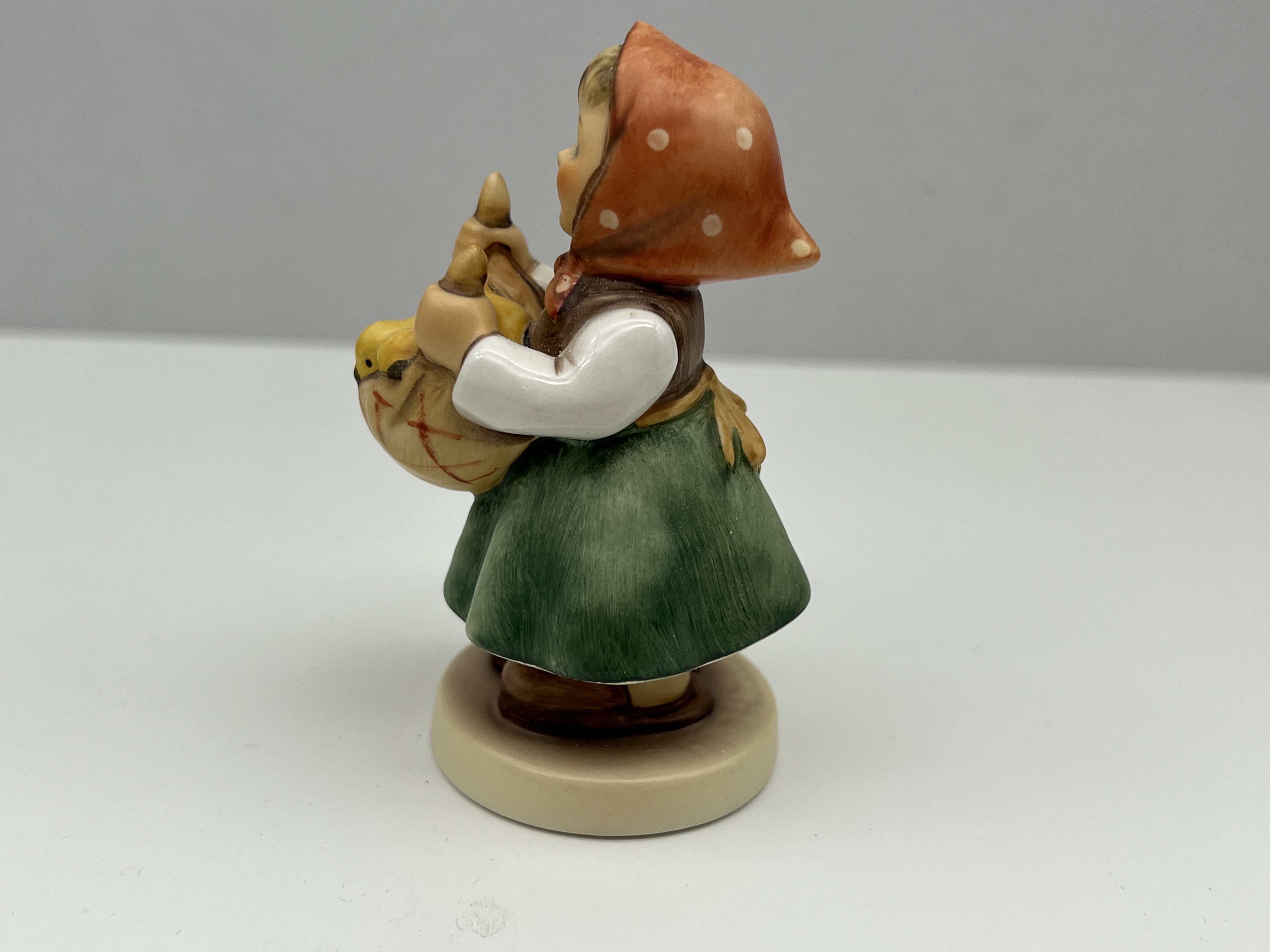 Hummel Figur 385 4/0 Kükenliesl 8 cm. 1 Wahl. Top Zustand  