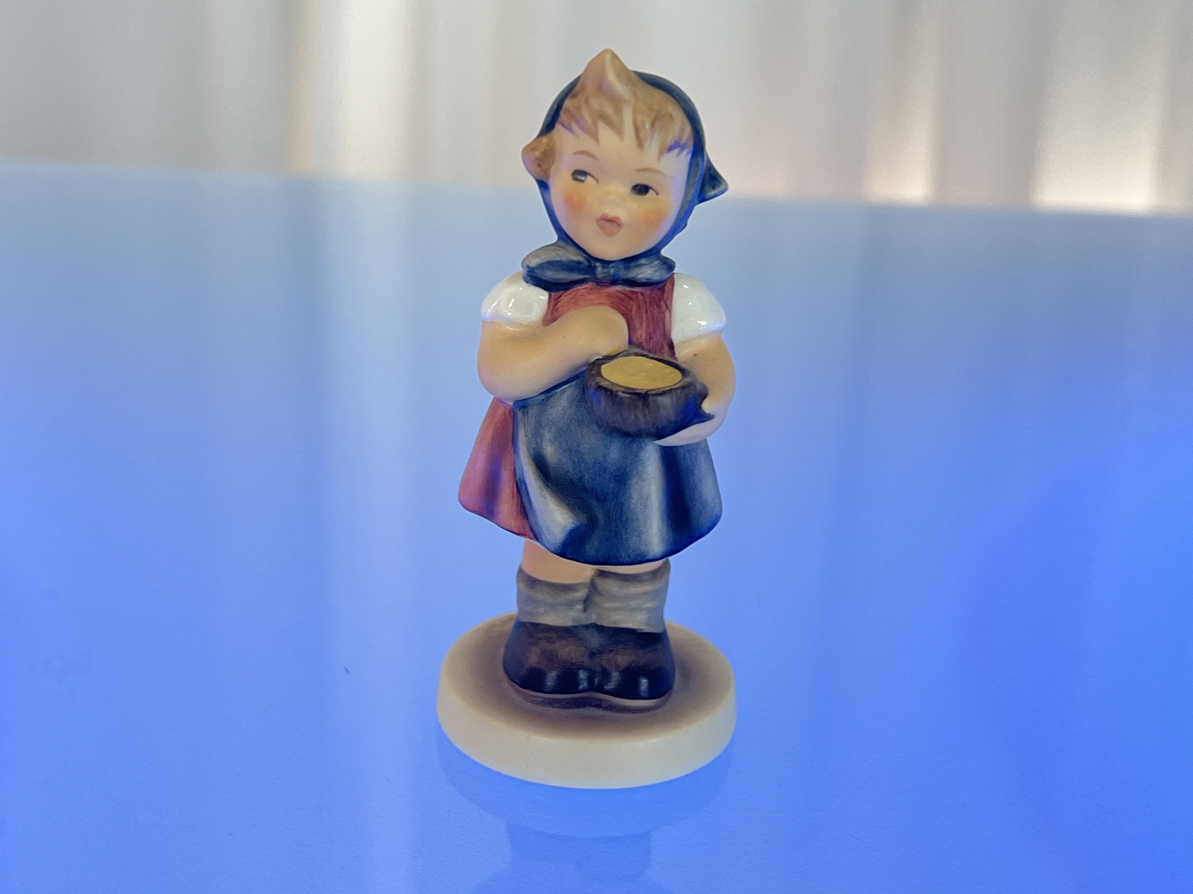  Hummel Figur 629 Jungbäuerin 9 cm. 1 Wahl - Top Zustand 