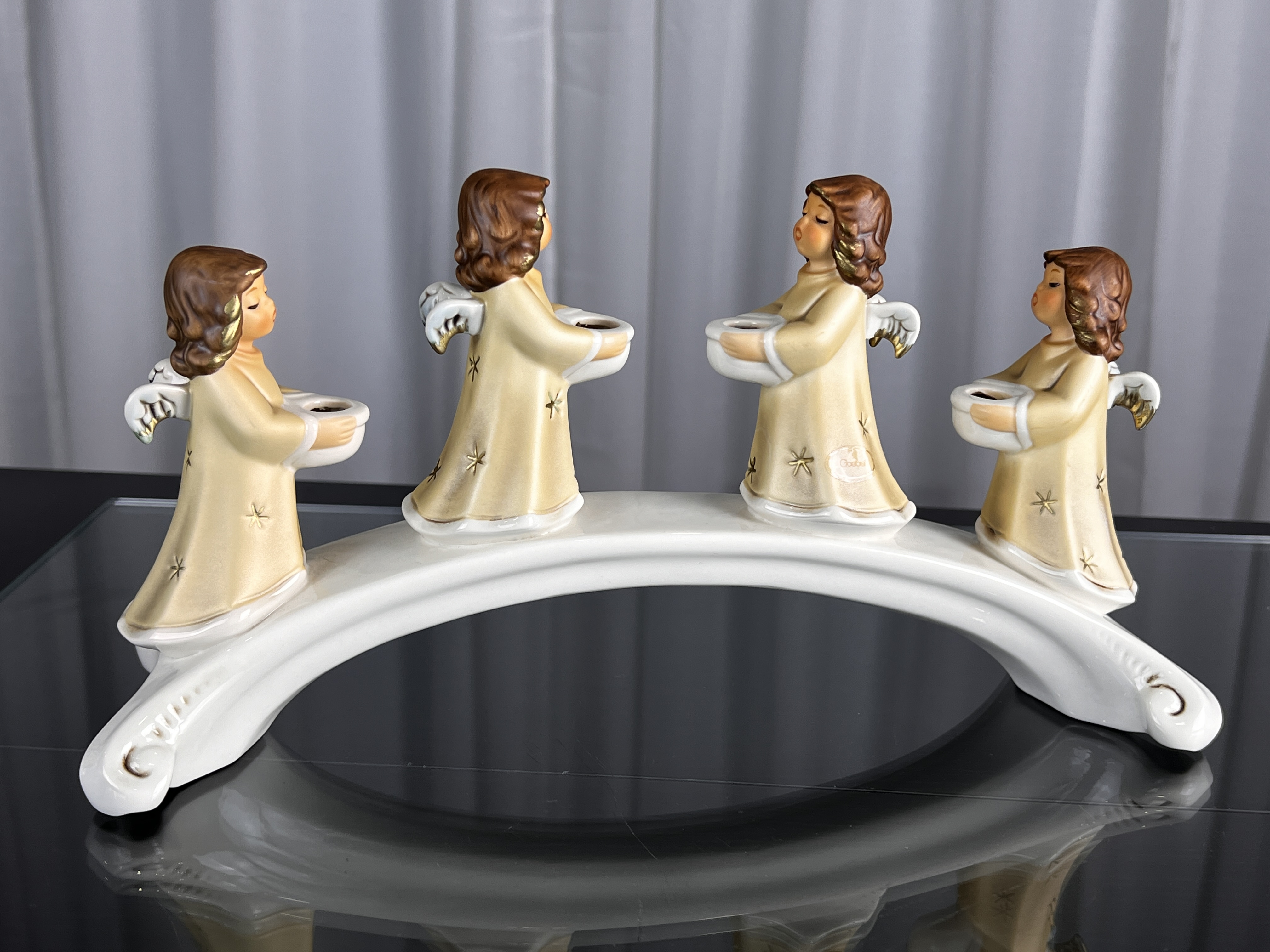 Goebel Figur 42 053 Engelsbrücke Weihnachten 16,5 x 30 cm. 1 Wahl. 