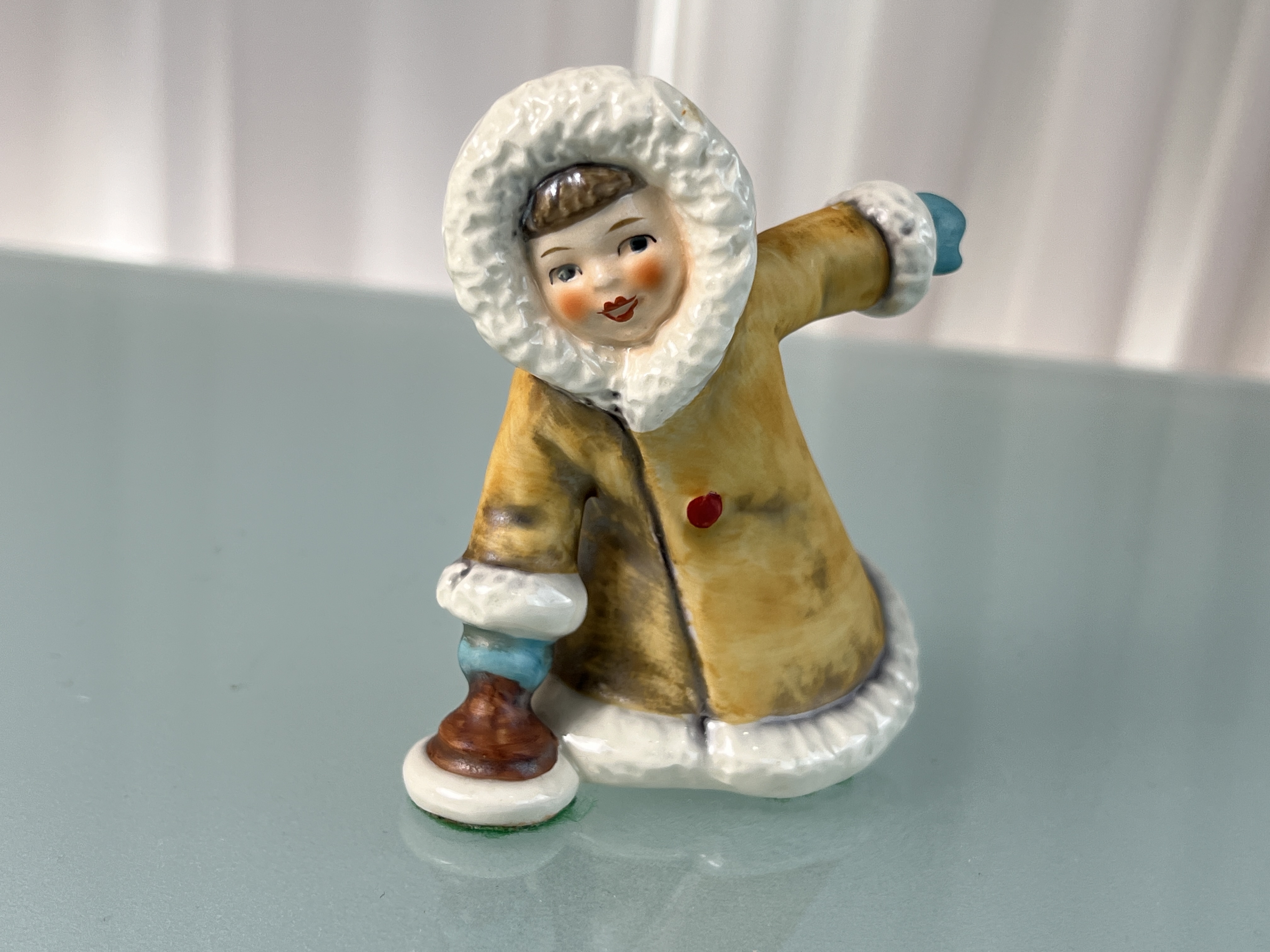 Goebel Vogel Figur Porzellan Kind Winter 10 cm. Top Zustand     
