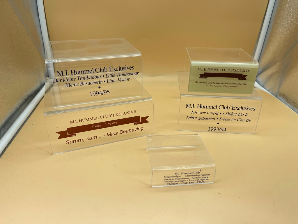 5 Stück M.I. Hummel Podest / Display. 1 Wahl. Top Zustand. 