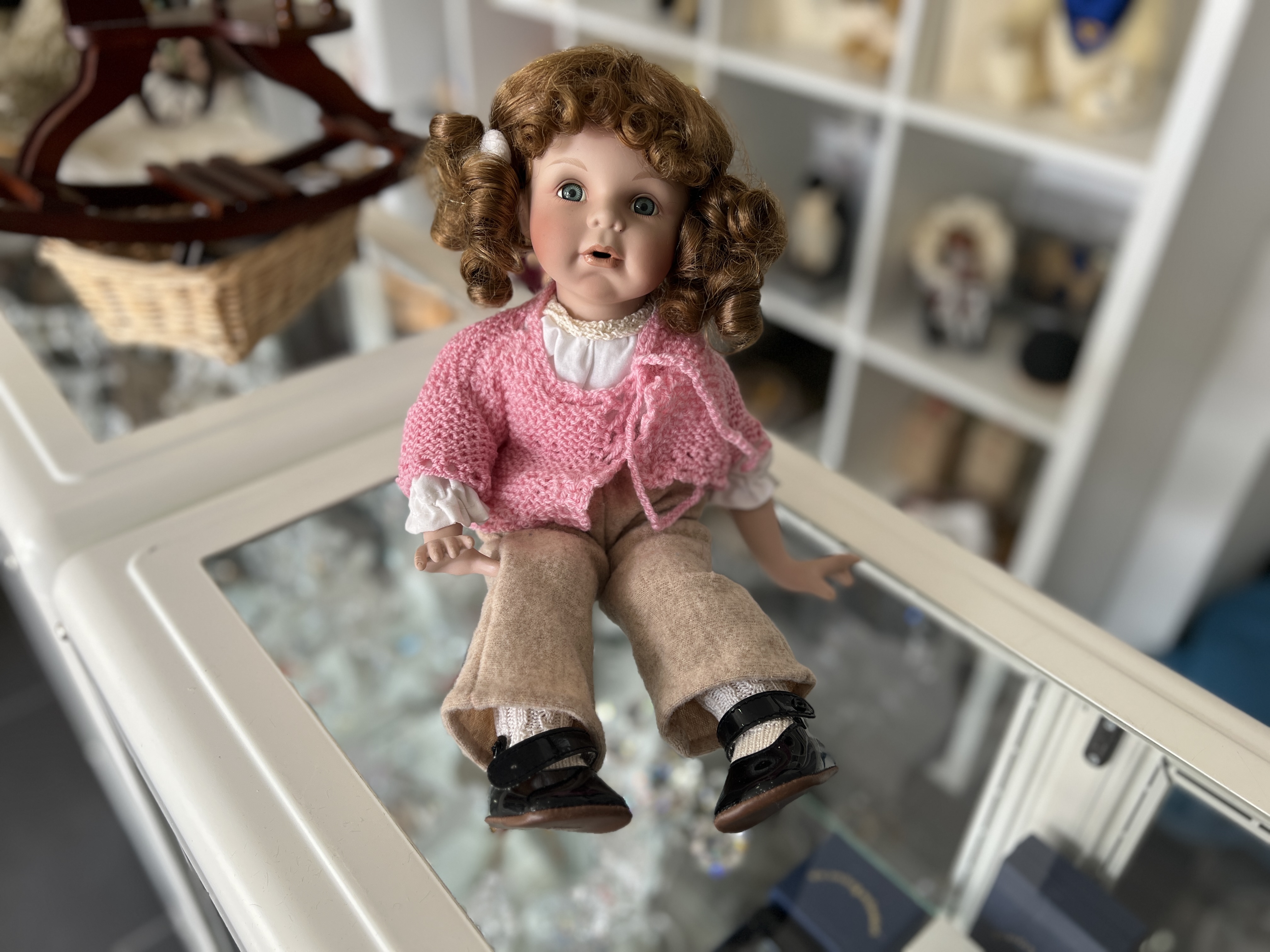 Künstlerpuppe Porzellan Puppe 38 cm. Top Zustand     