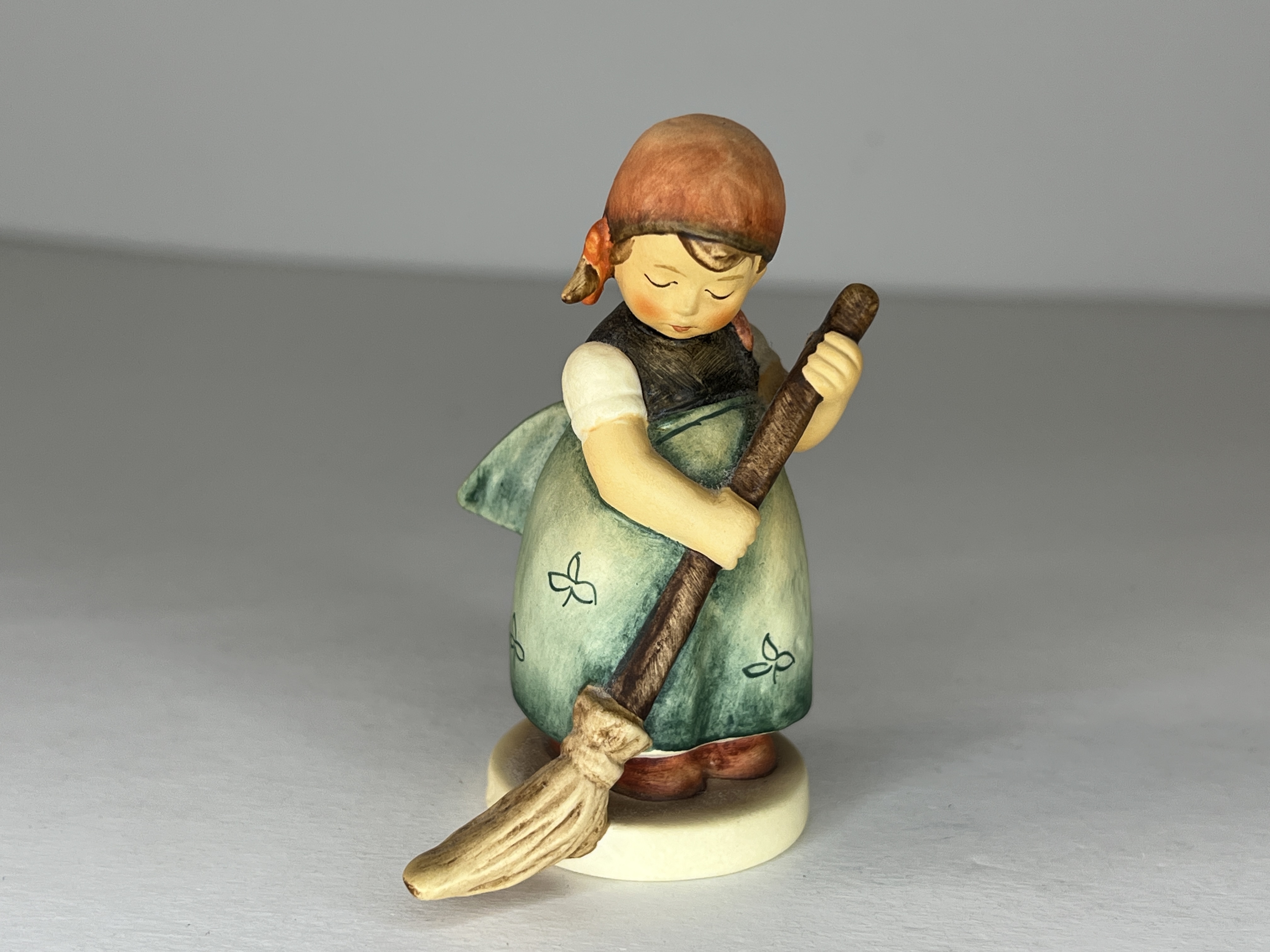 Hummel Figur 171 4/0 Kehrliesl 8 cm. 1 Wahl. - Top Zustand   