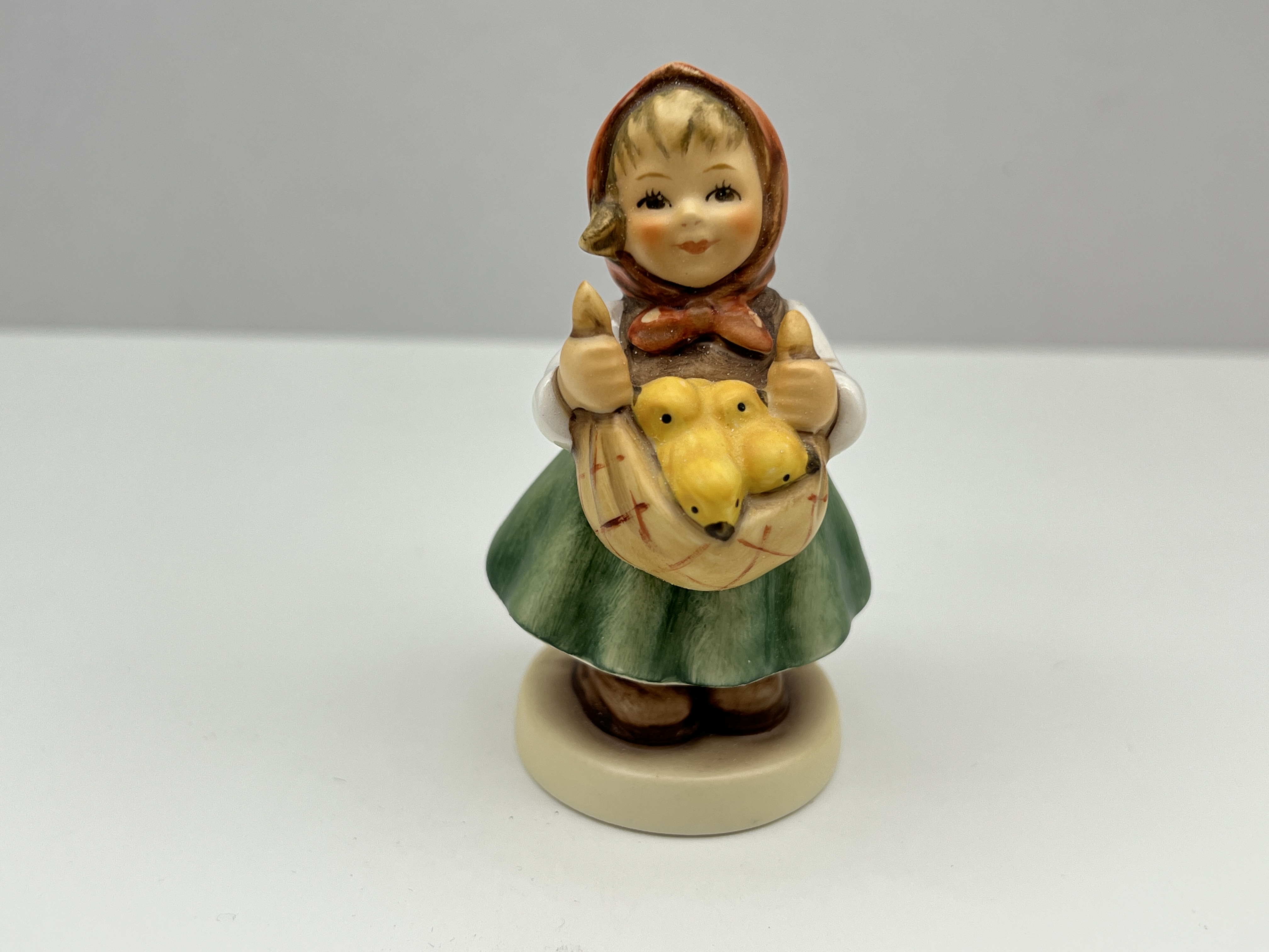 Hummel Figur 385 4/0 Kükenliesl 8 cm. 1 Wahl. Top Zustand  