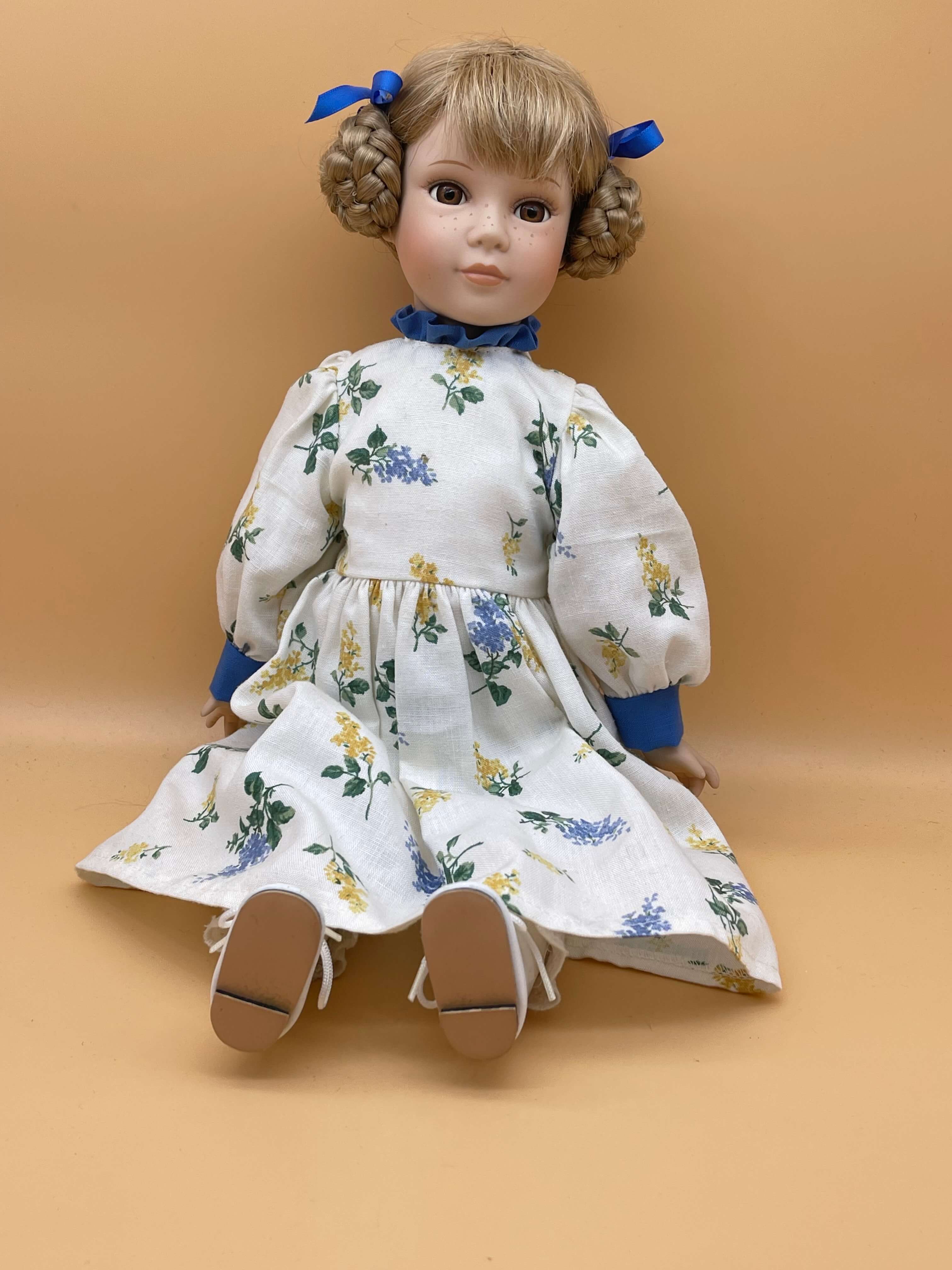 Künstlerpuppe Porzellan Puppe 39 cm. Top Zustand