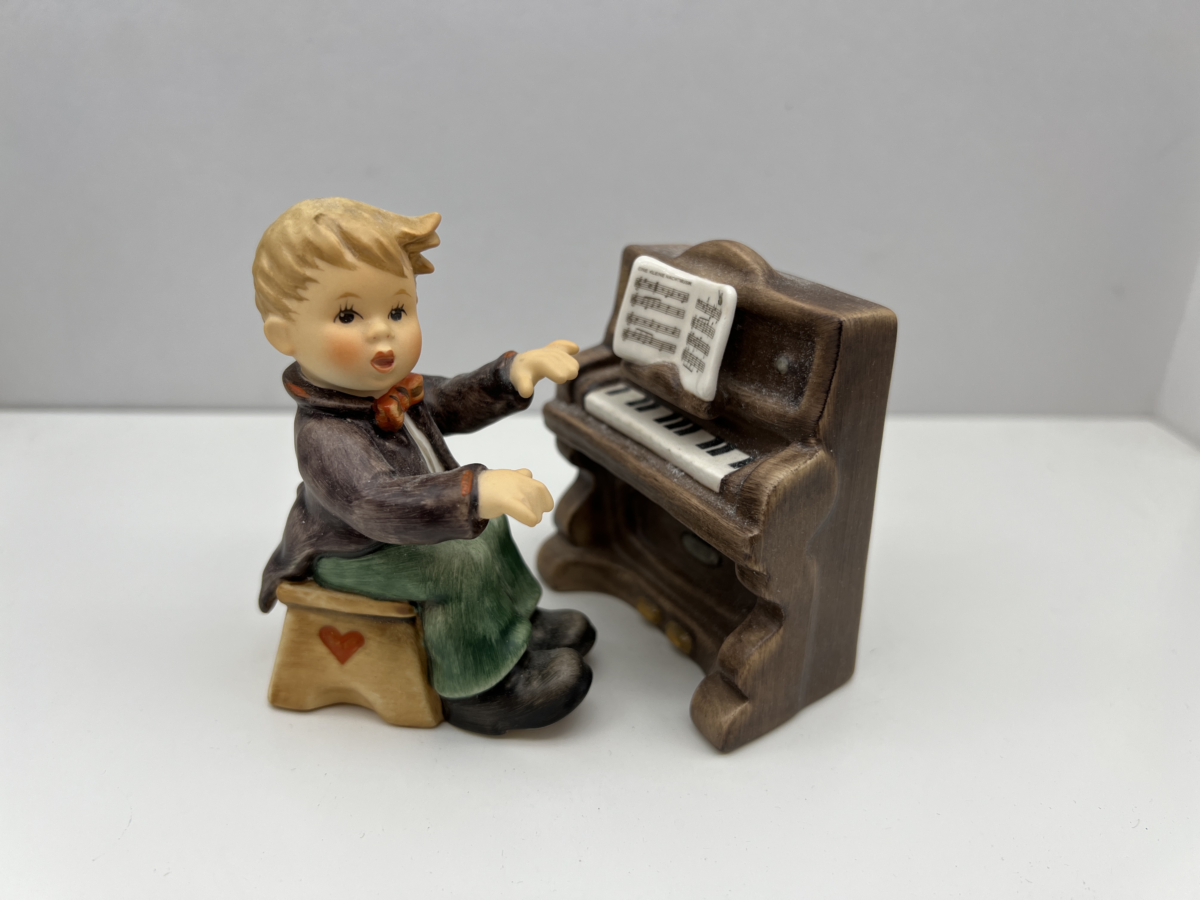  Hummel Figur 2257 Ich spiel euch was vor 9 cm. 1 Wahl. Top Zustand 