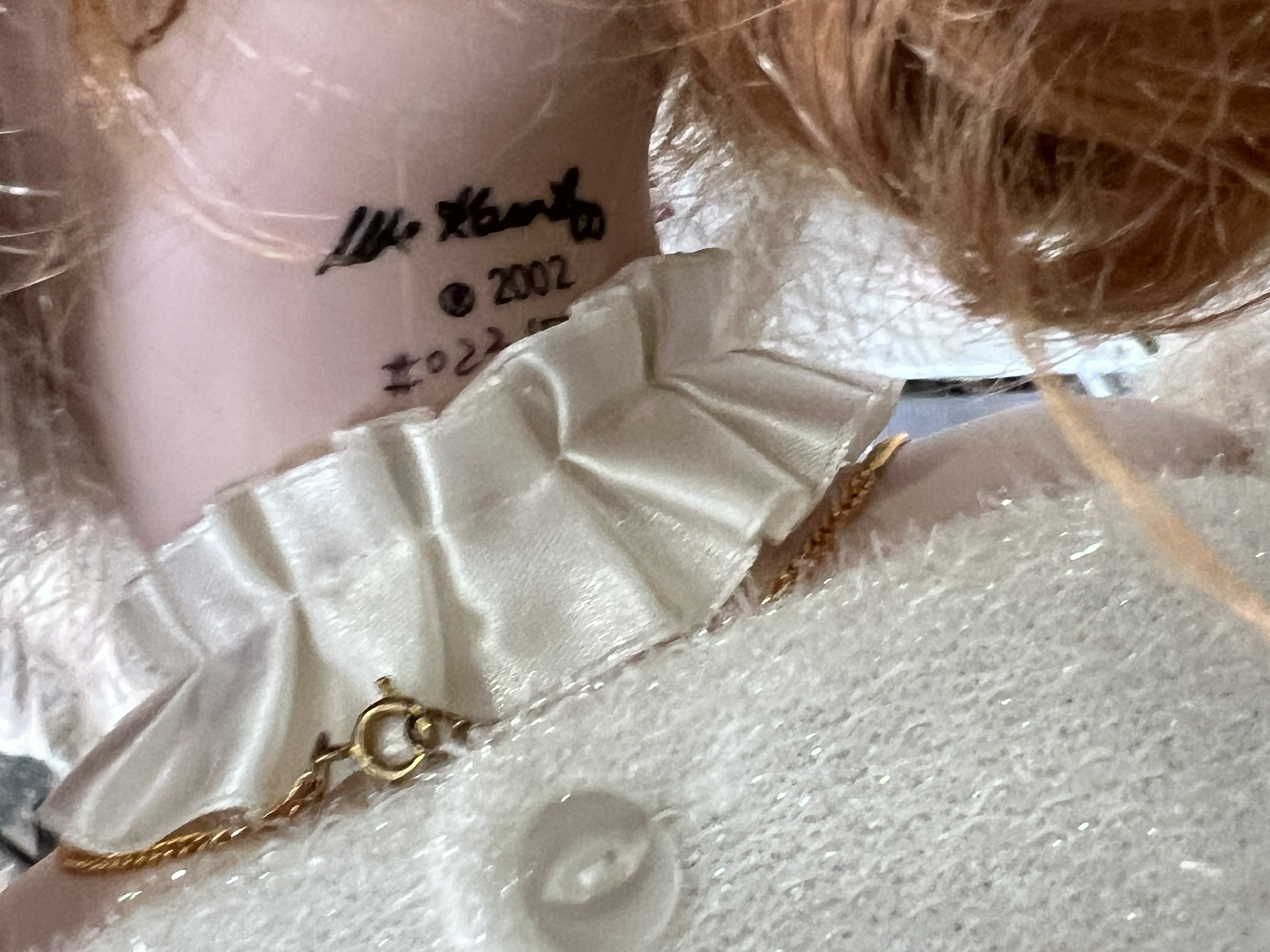  Ute Kase Lepp Sammler Porzellan Puppe 69 cm. Kleiner Defekt - Siehe Fotos 