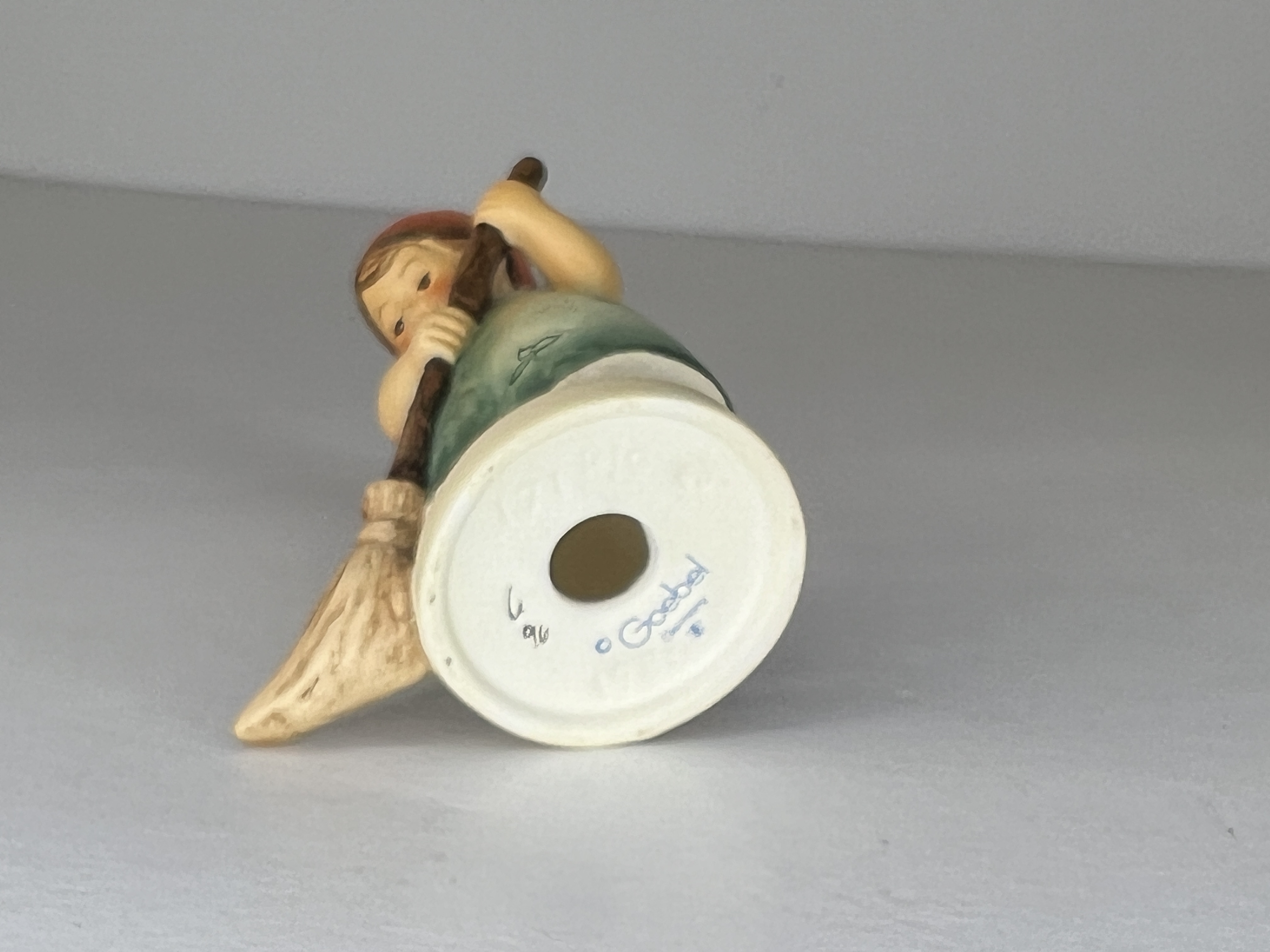 Hummel Figur 171 4/0 Kehrliesl 8 cm. 1 Wahl. - Top Zustand   