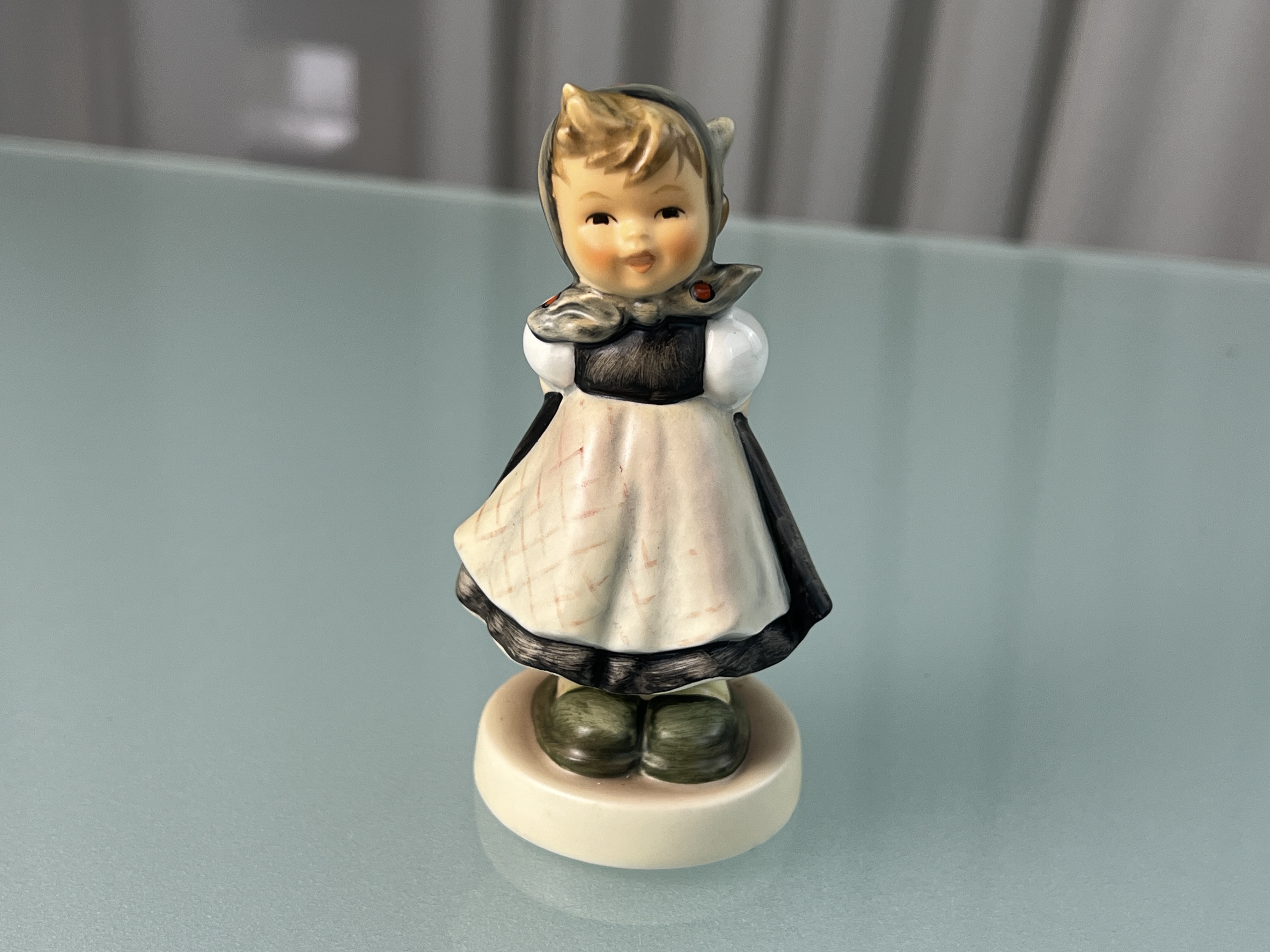 Hummel Figur 498 Ich freu mich so 10,5 cm. 1 Wahl - Top Zustand.