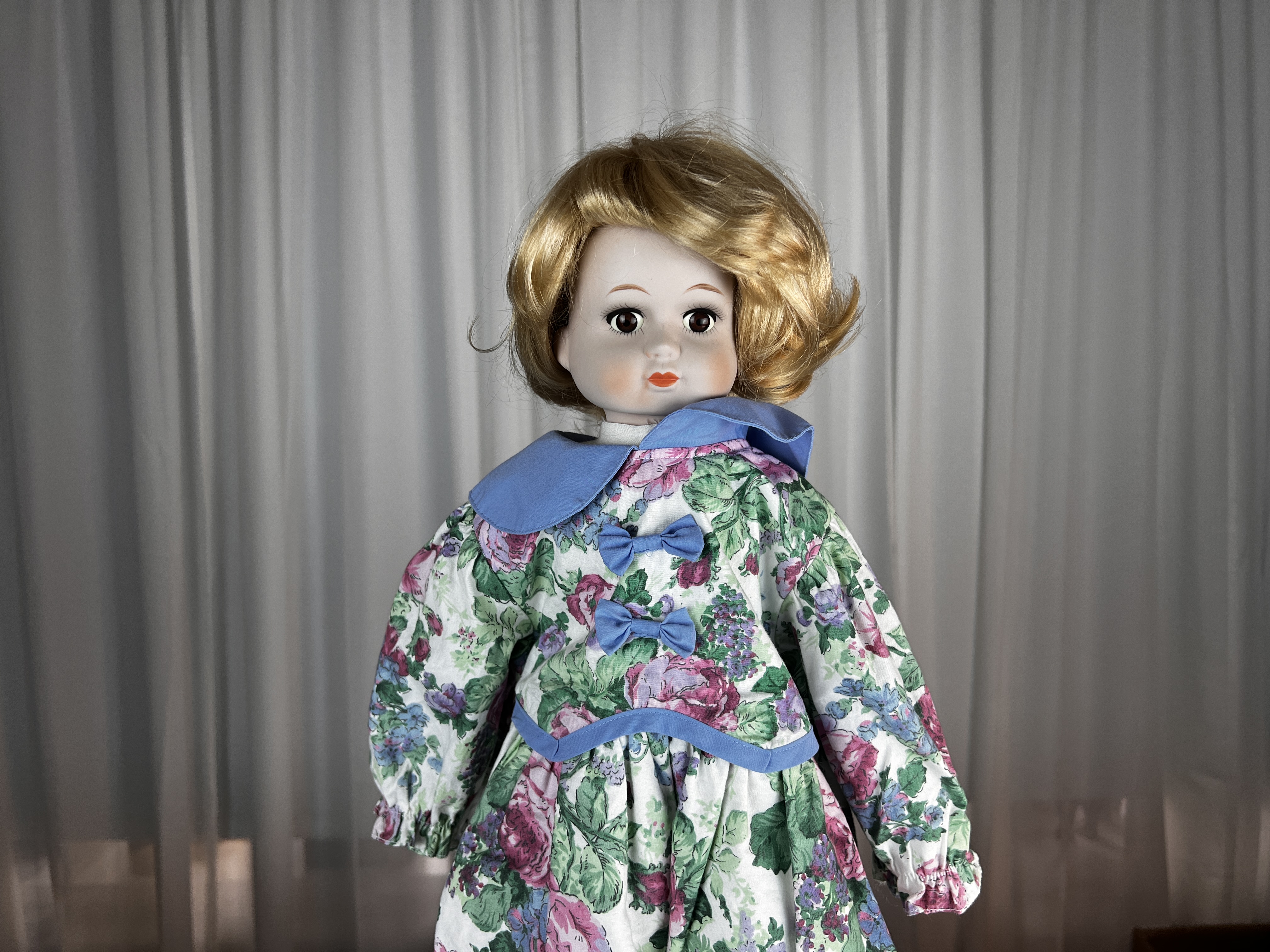 Künstlerpuppe Porzellan Puppe 60 cm. Top Zustand 