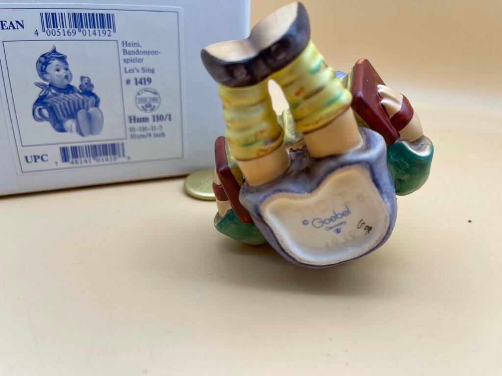  M.I. Hummel Figur 110/I Heini, Bandoneonspieler 10 cm. 1 Wahl mit Ovp - Top Zust