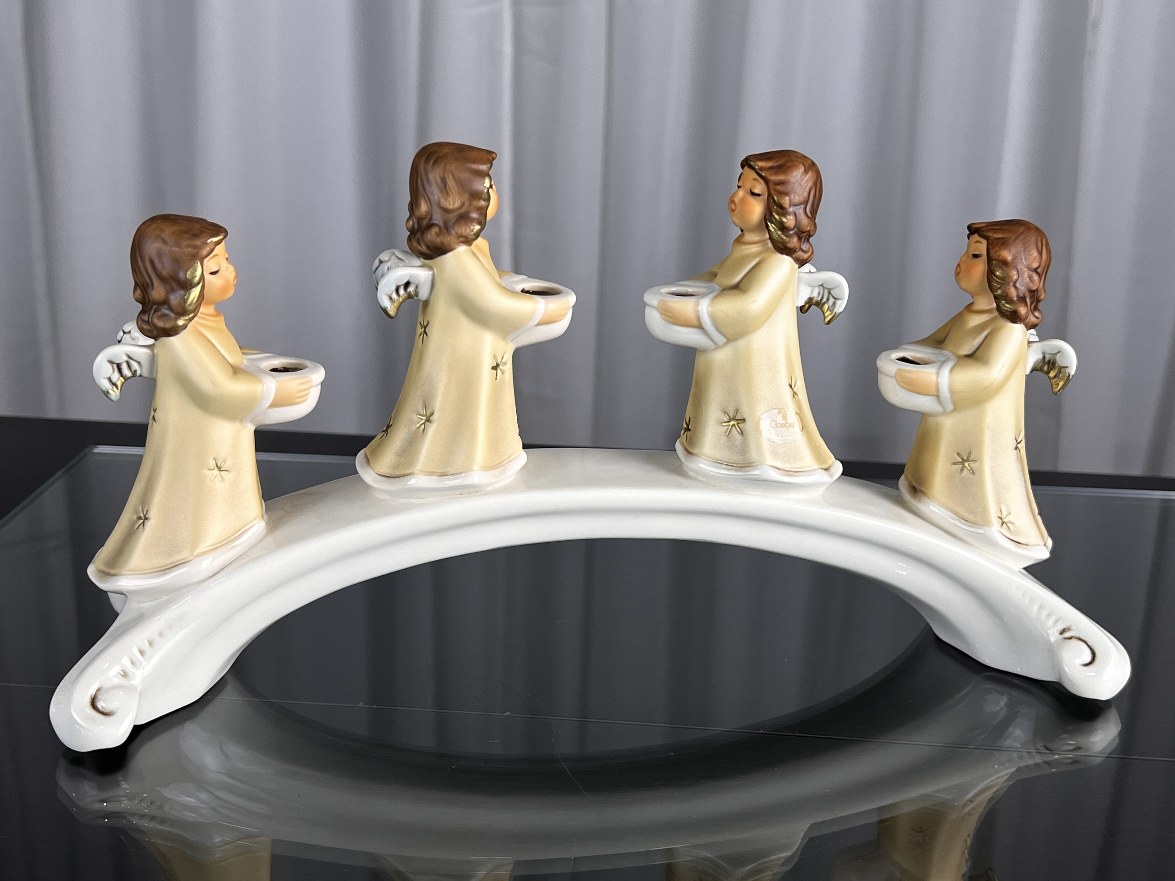 Goebel Figur 42 053 Engelsbrücke Weihnachten 16,5 x 30 cm. 1 Wahl. 