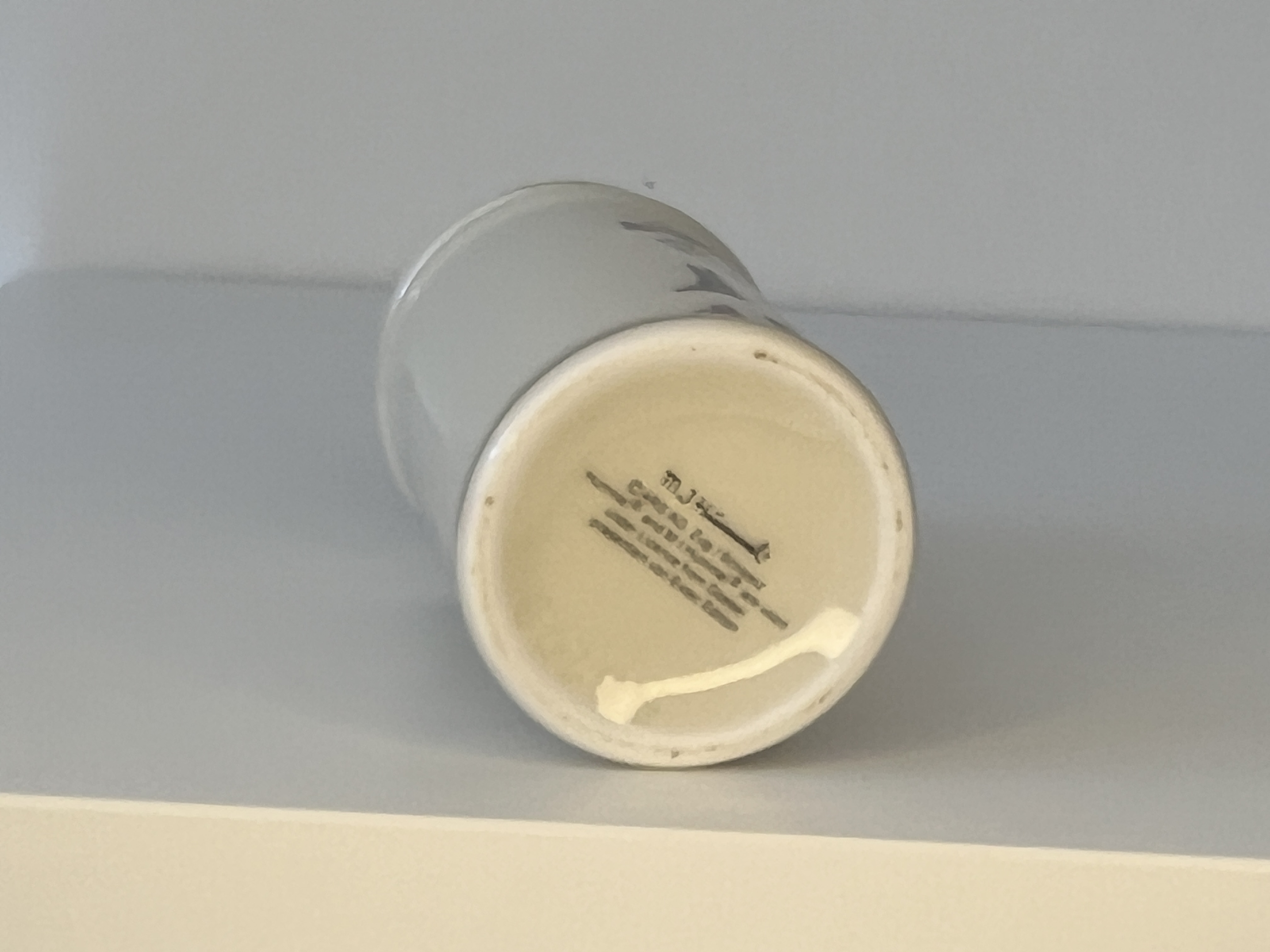 M.I. Hummel Gewürzdose 11 cm. 1 Wahl - Top Zustand