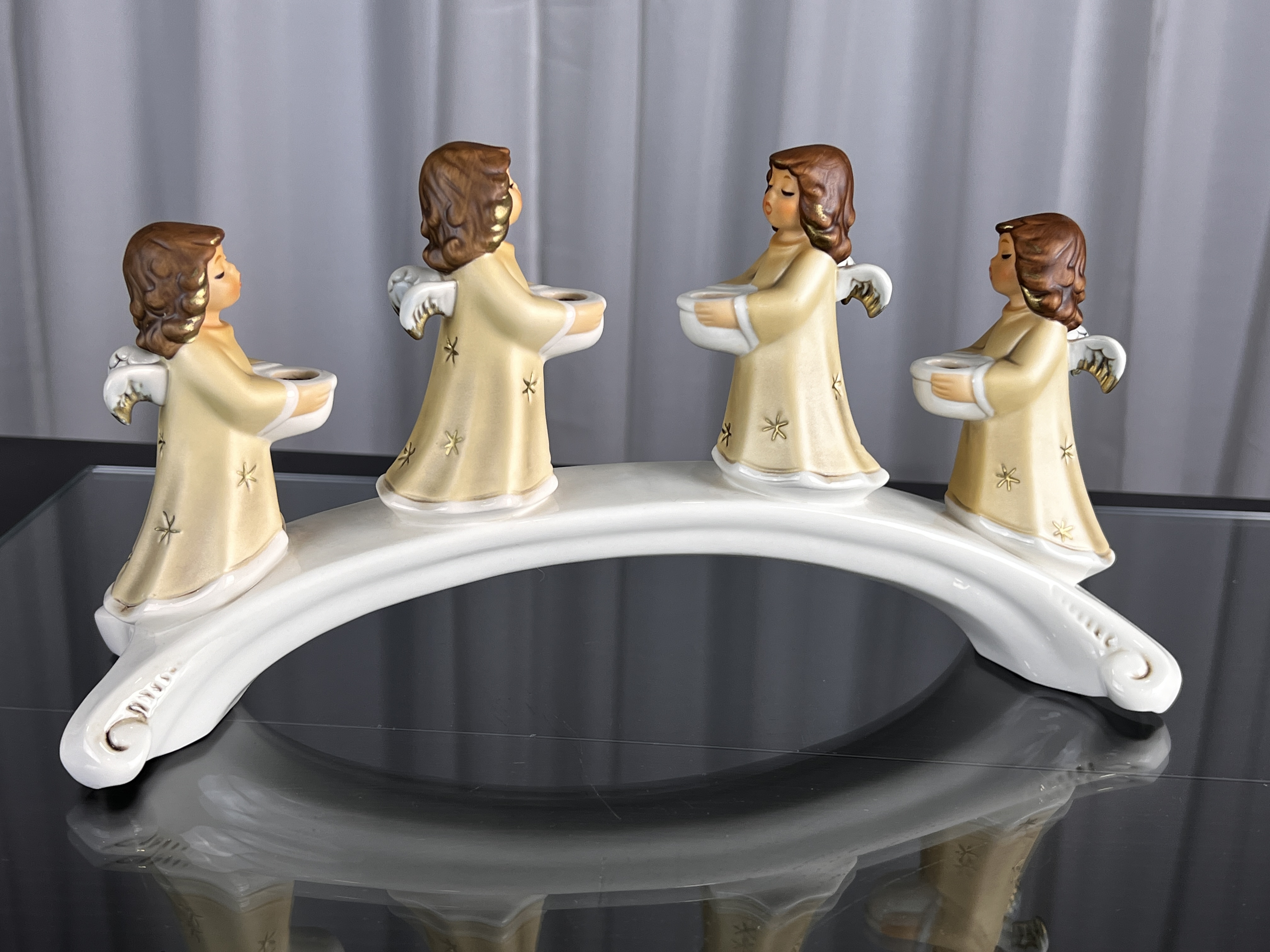 Goebel Figur 42 053 Engelsbrücke Weihnachten 16,5 x 30 cm. 1 Wahl. 