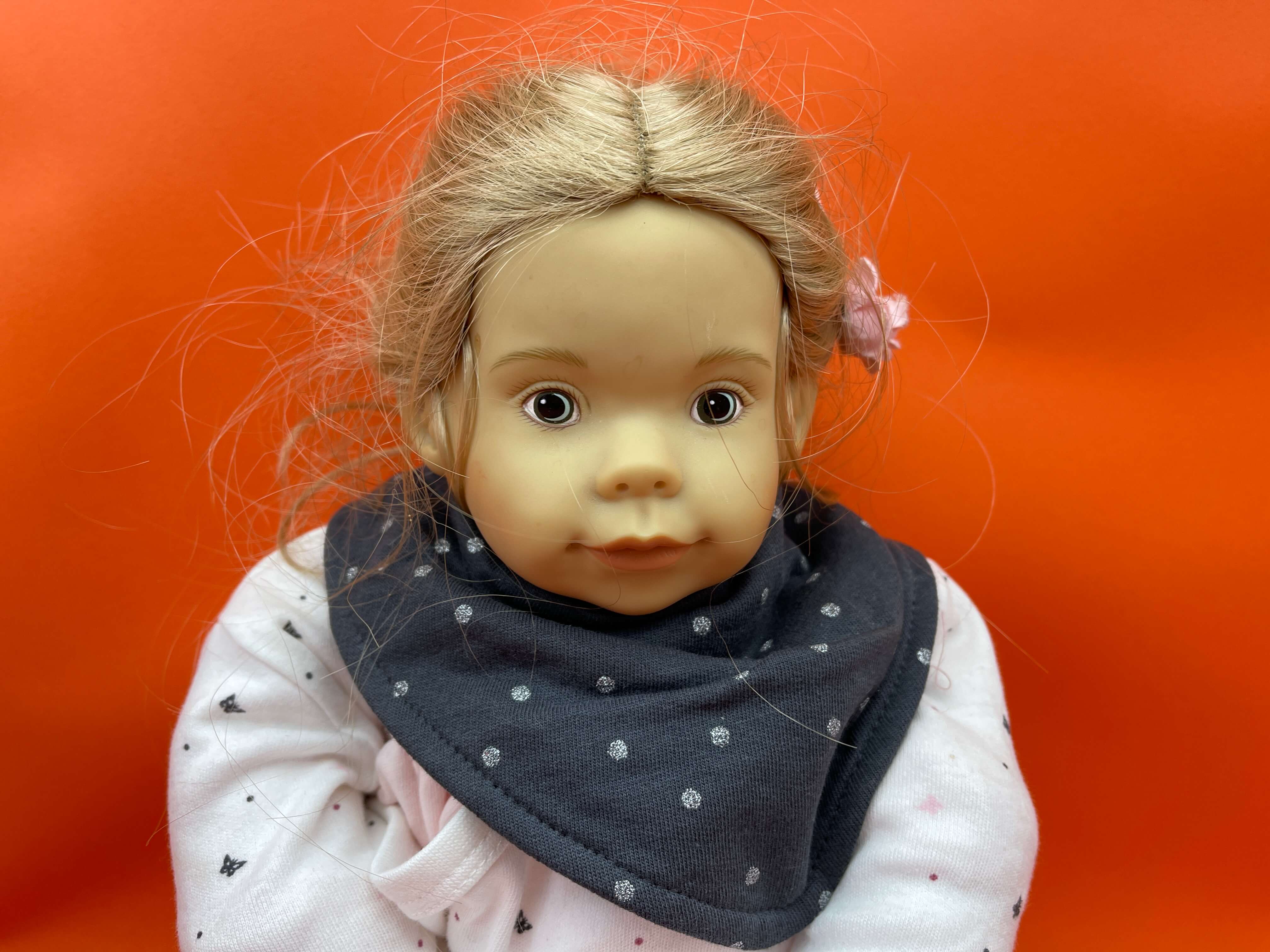 Sigikid Künstlerpuppe Vinyl / Stoff Puppe 53 cm. Top Zustand   