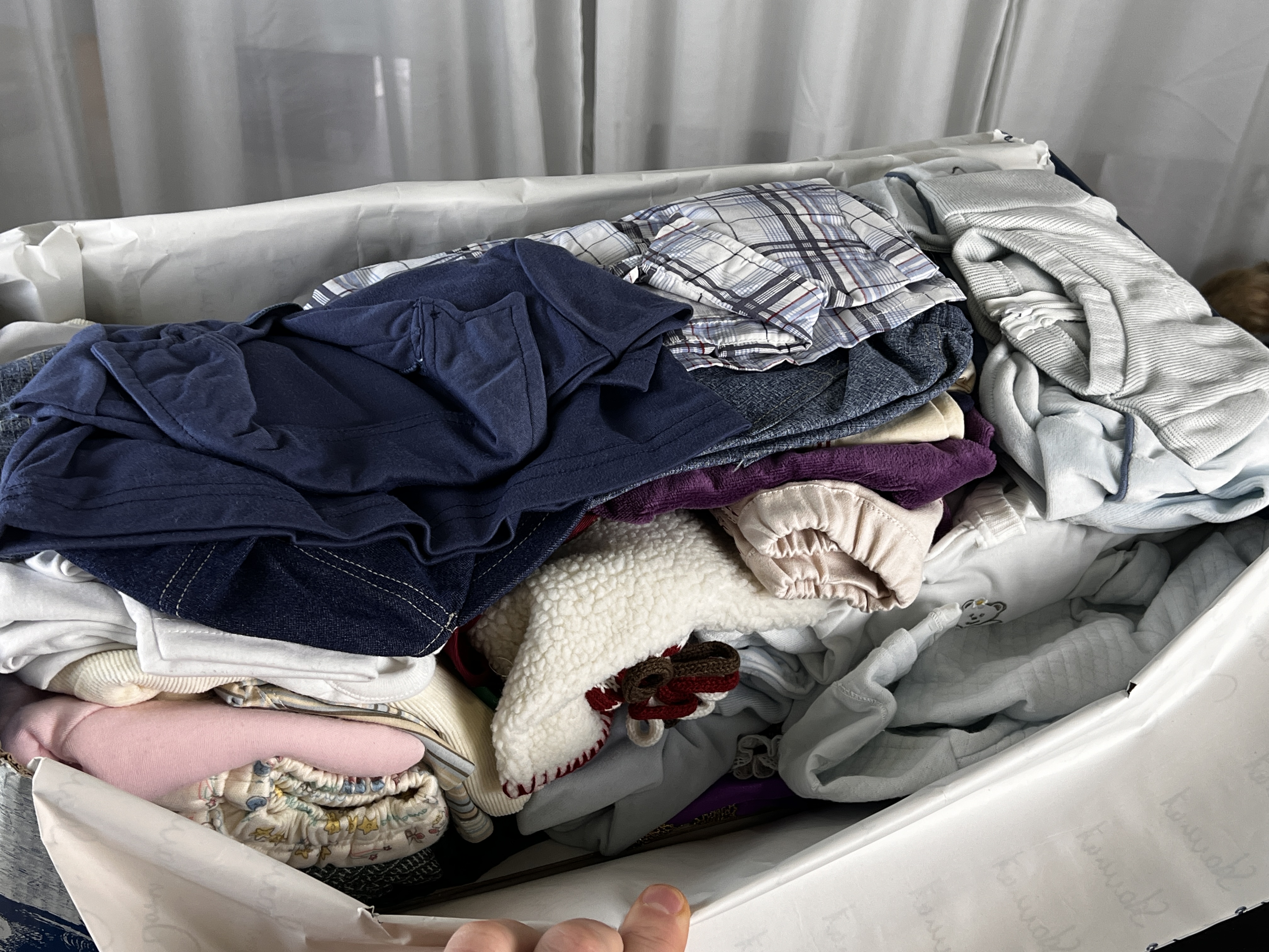 Puppenkleidung  / Kinderkleidung Konvolut.  verschiedener Kleidung.