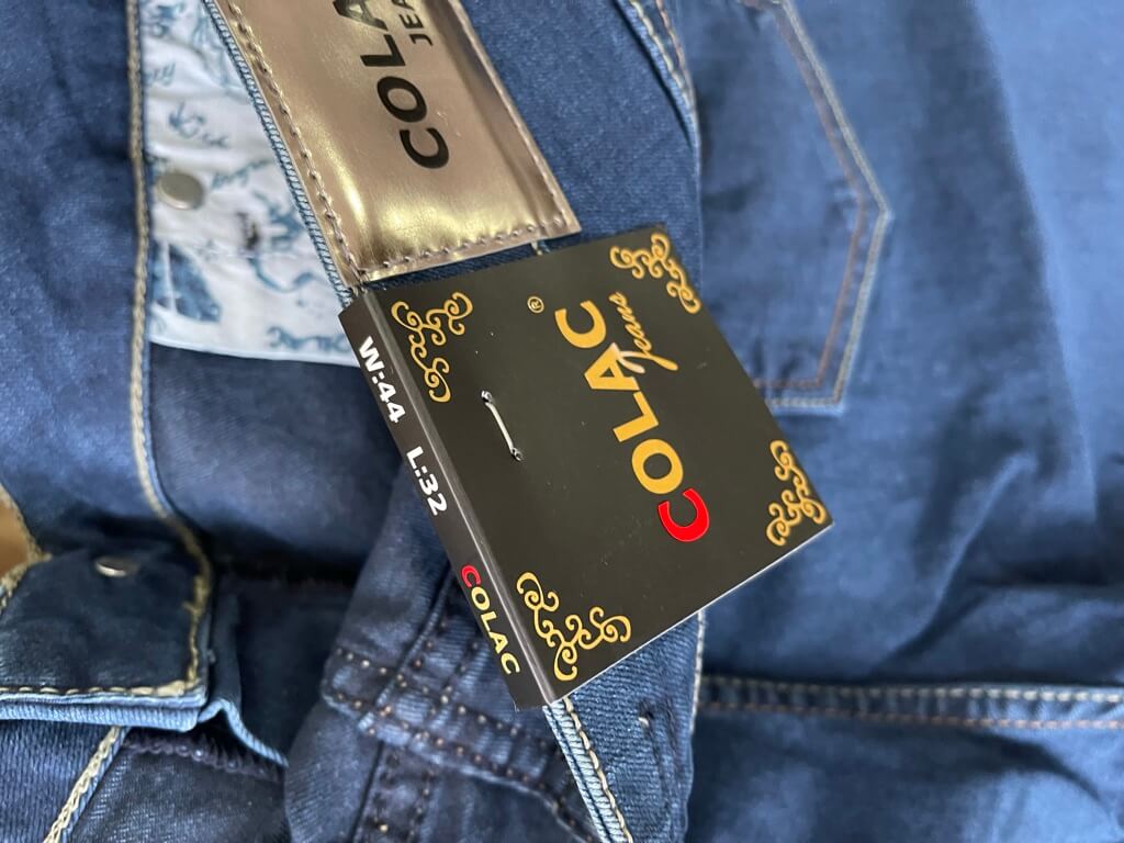 Herren Jeans Hose aus Restposten. Neuware Größe: 44-32. Top Zustand. 