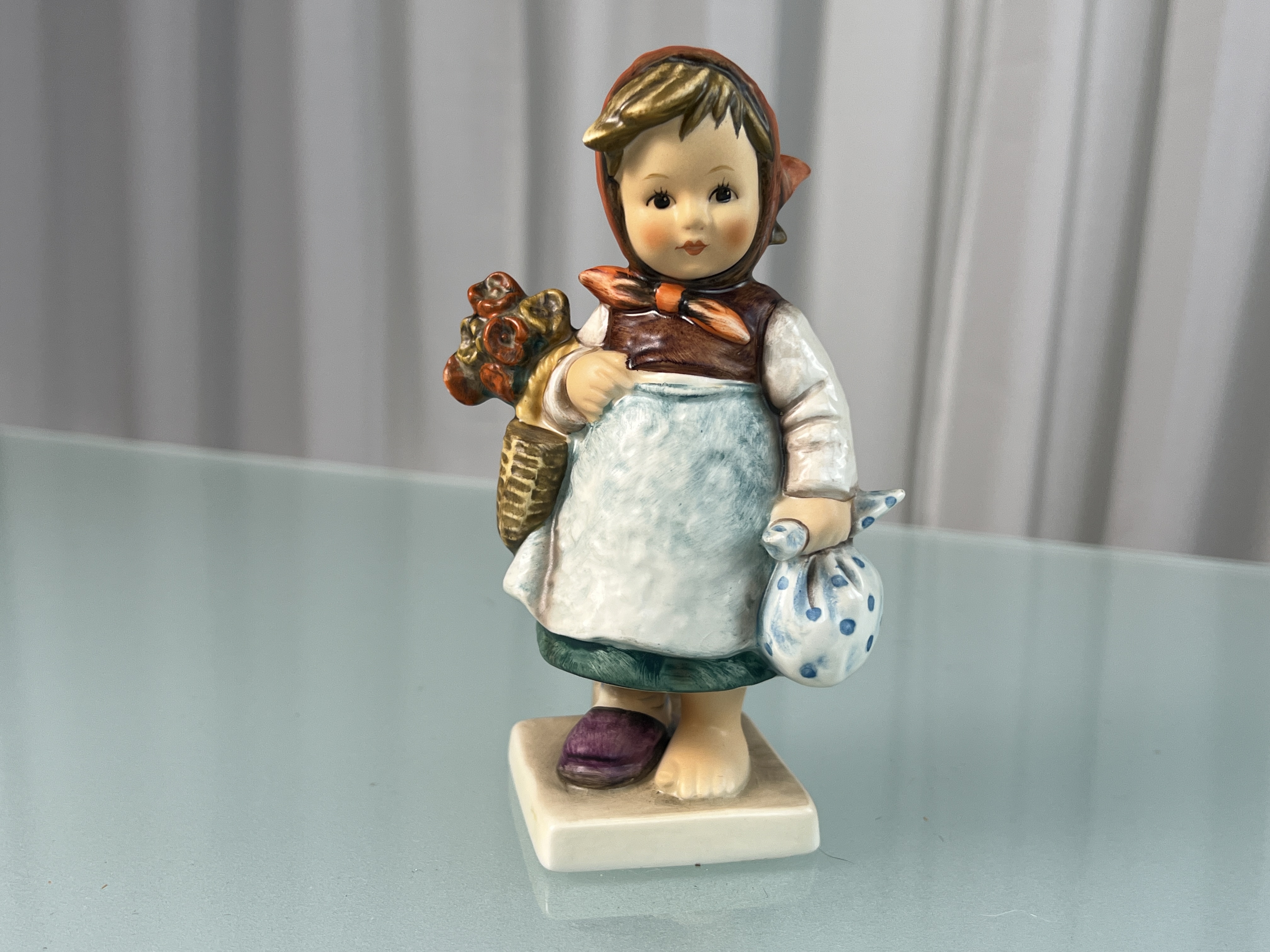 Hummel Figur 204 In Lauterbach hab I 14,5 cm. 1 Wahl. Top Zustand  