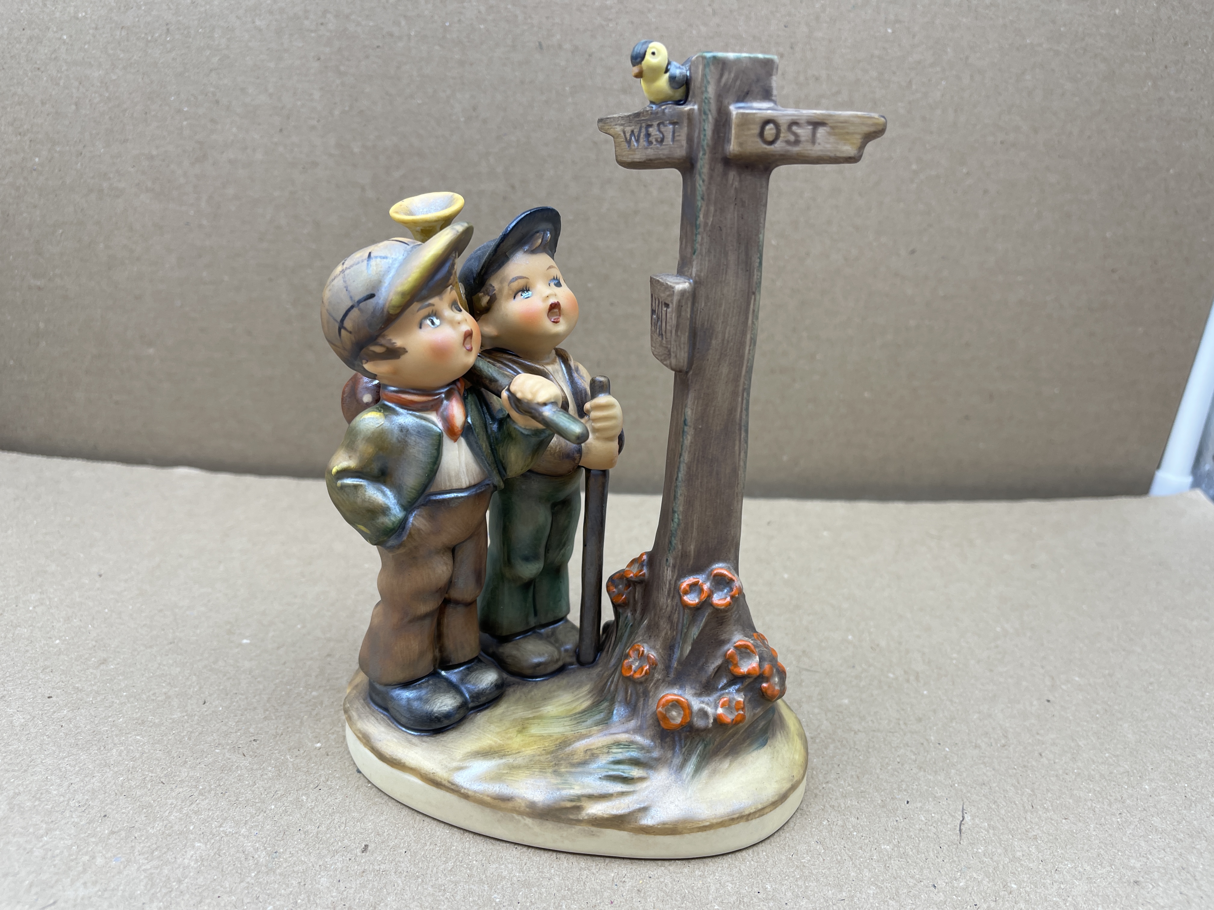 Hummel Figur 331 Am Scheideweg 17 cm. 1 Wahl. Top Zustand