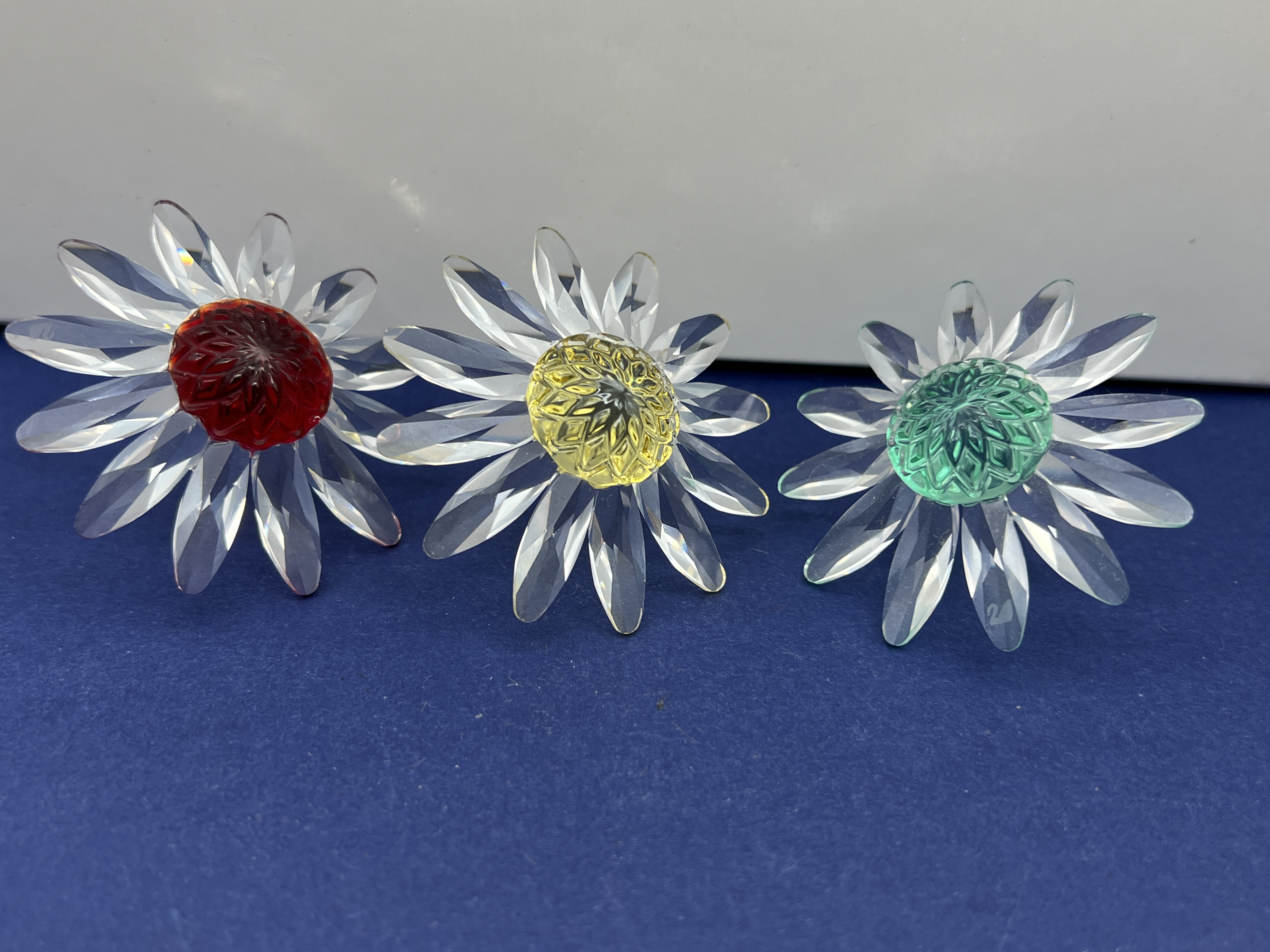 Swarovski Figuren Blumen - 3 Margeriten. je. 5 cm. Top Zustand.