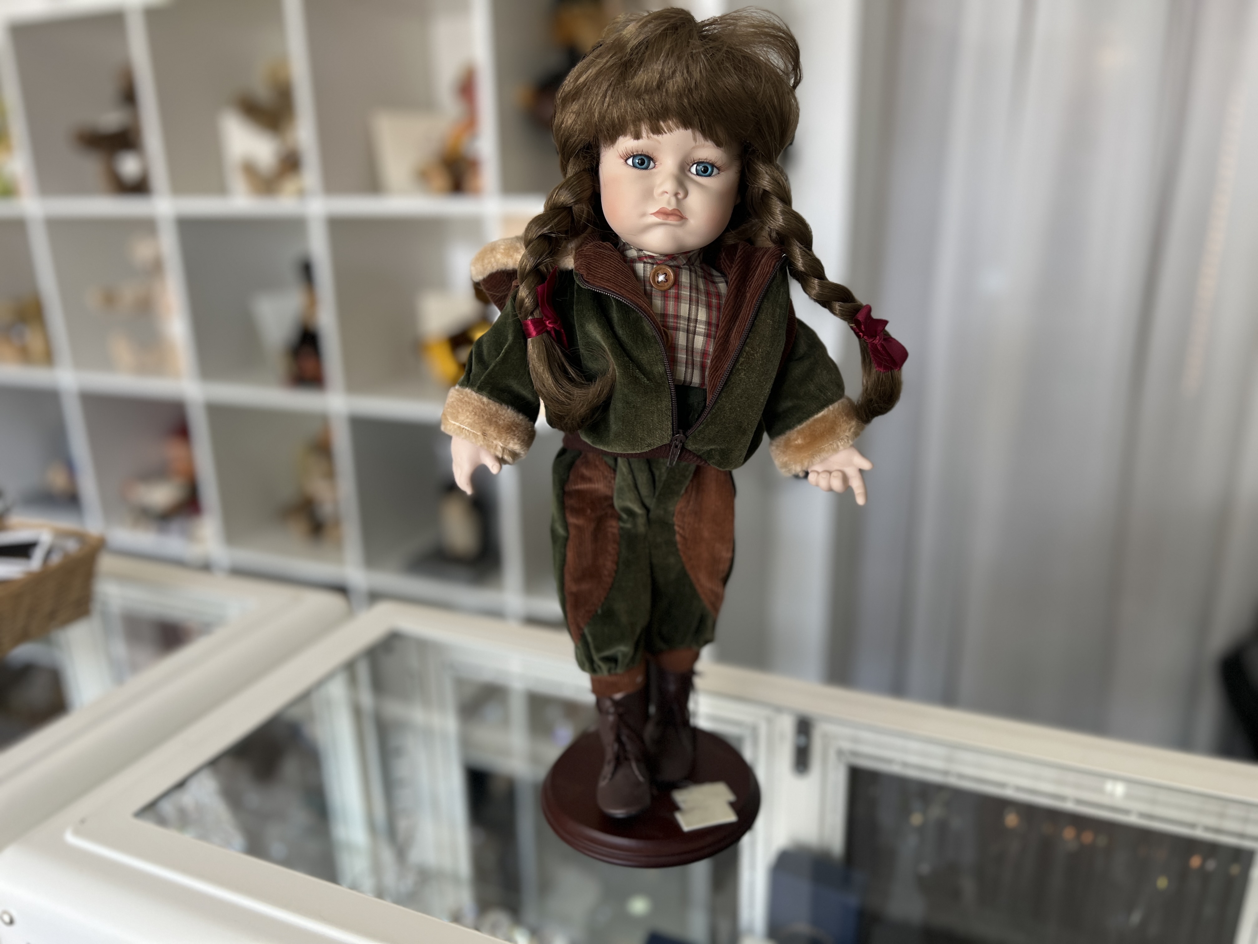 Künstlerpuppe Porzellan Sammler Puppe 42 cm. Top Zustand    