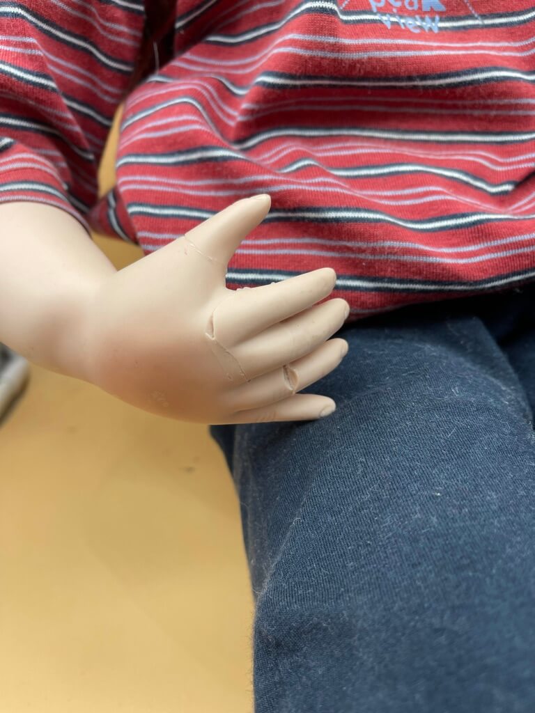 Ute Kase Lepp Porzellan Puppe 68 cm. Leider mit Defekt - Siehe Foto