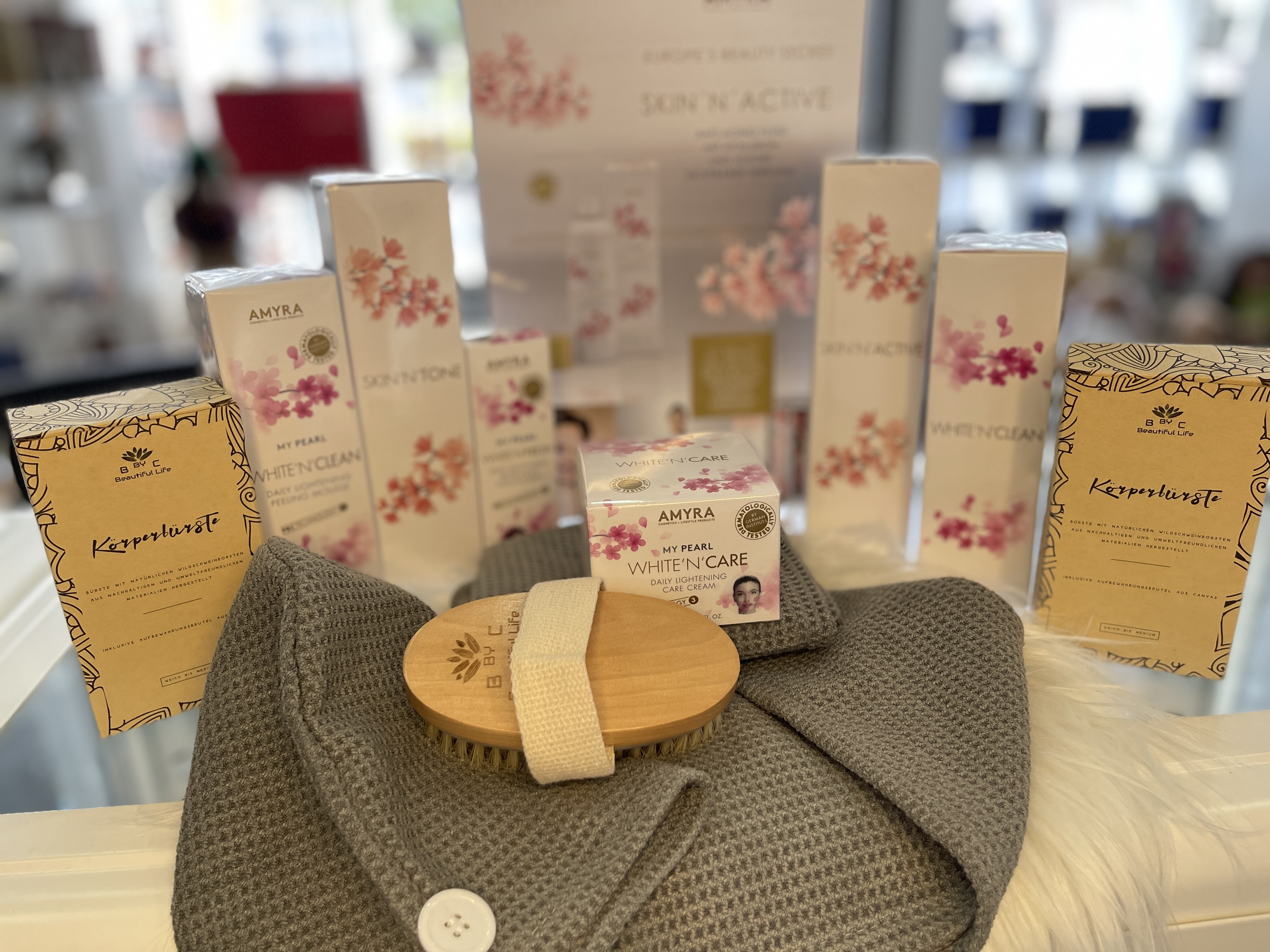 Beauty Set 2 x Haartrockentuch + 2 x Körperbürste + Amyra Pflegeserie Neuware !   