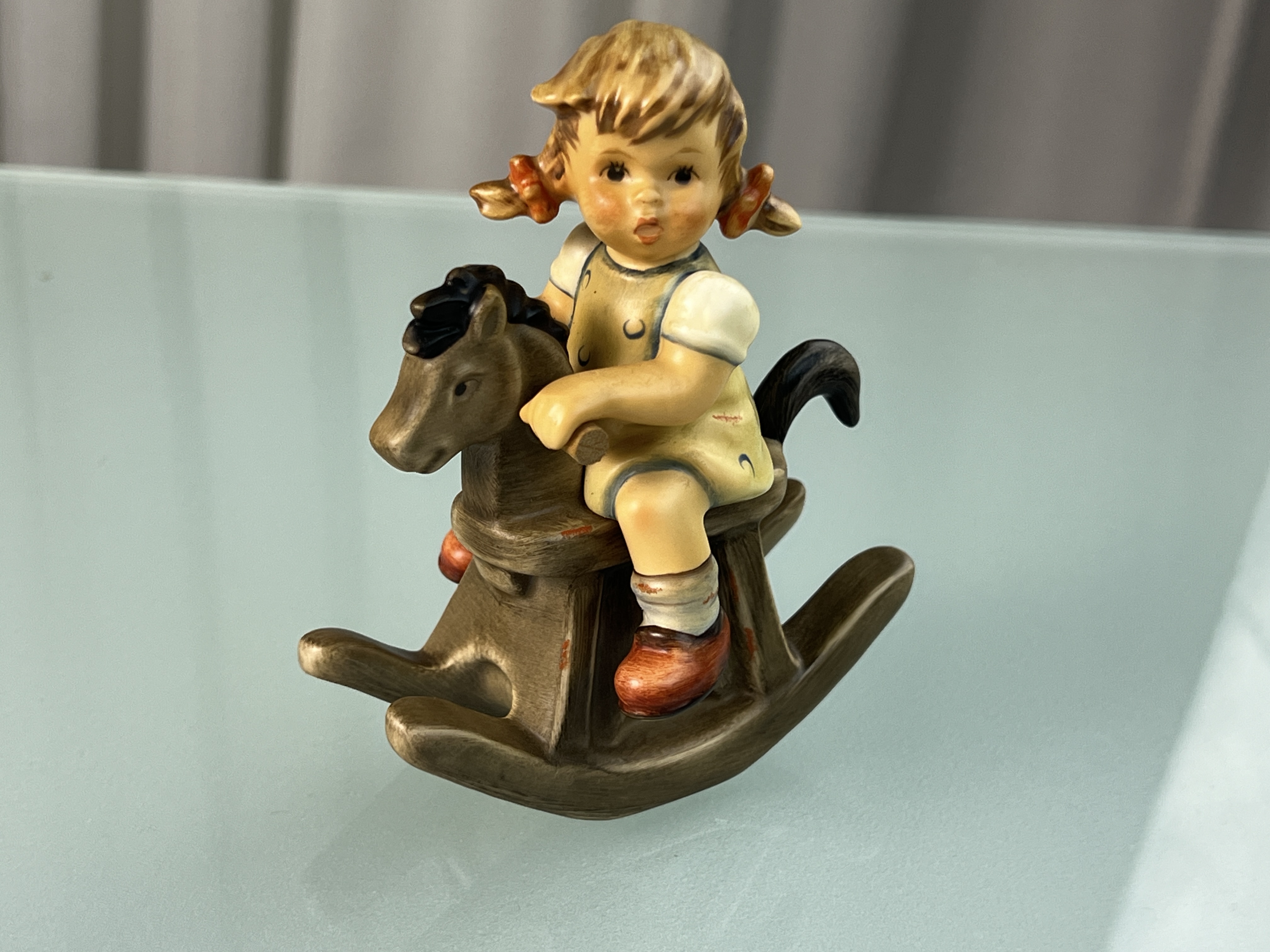  Hummel Figur 2021 Kann schon reiten 11 cm. 1 Wahl. Top Zustand  