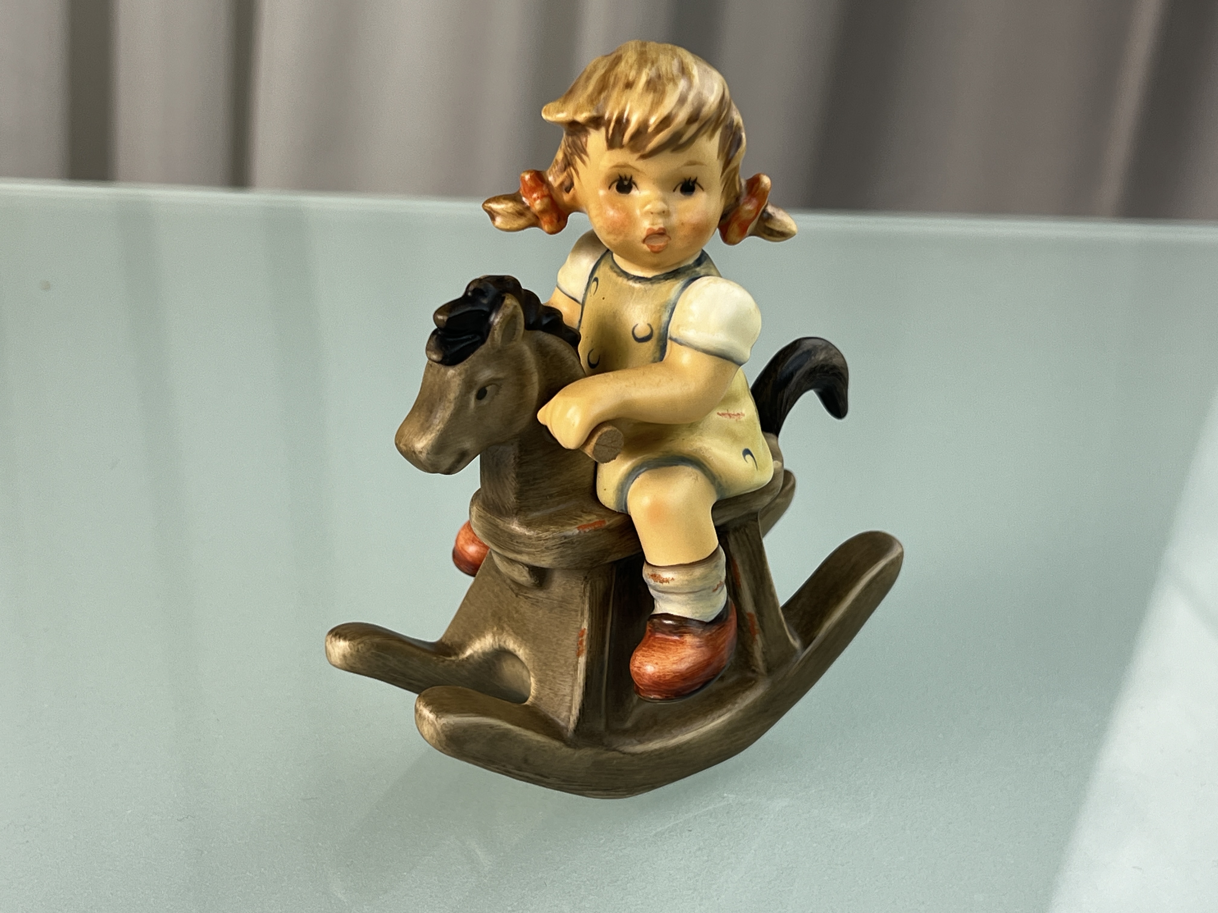  Hummel Figur 2021 Kann schon reiten 11 cm. 1 Wahl. Top Zustand  