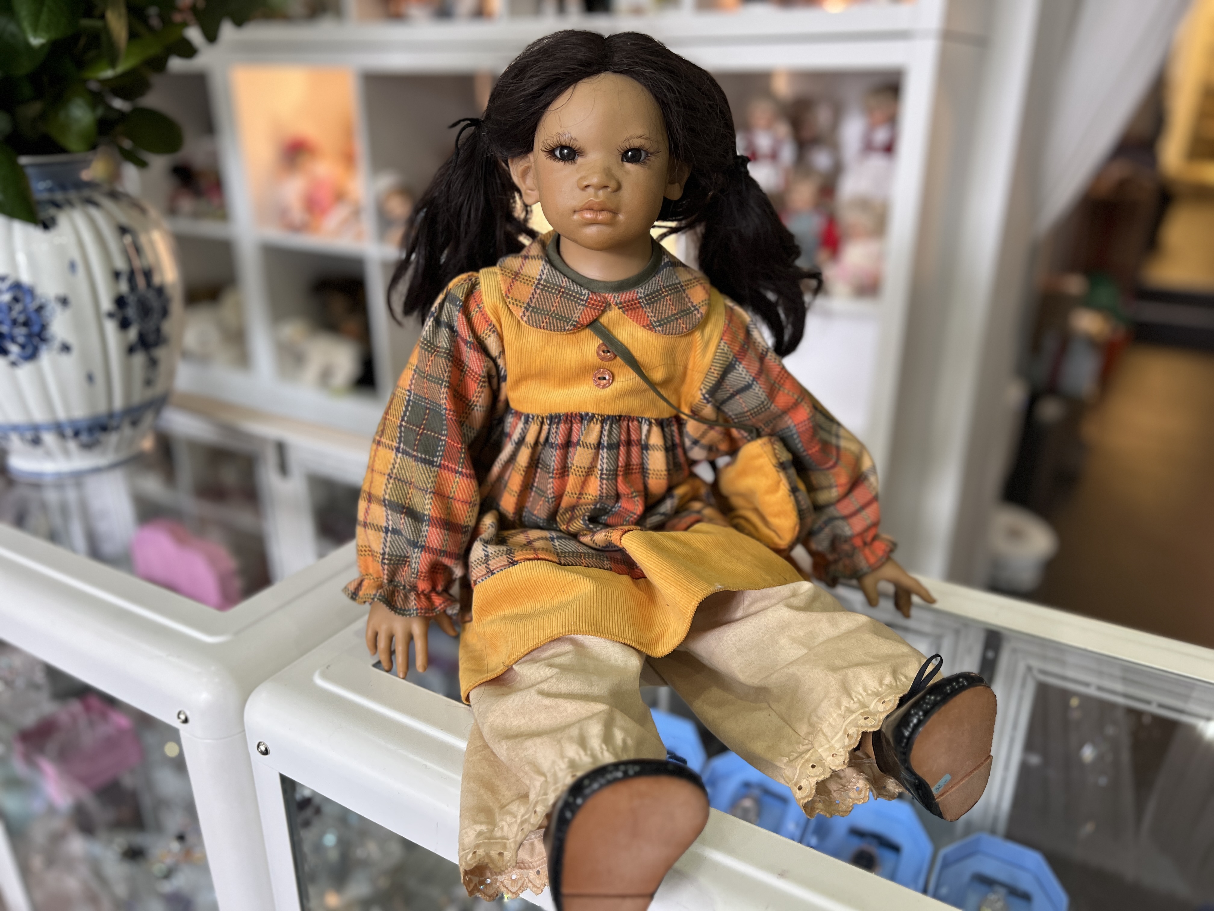 Annette Himstedt Puppe Kima 70 cm. Raucherhaushalt