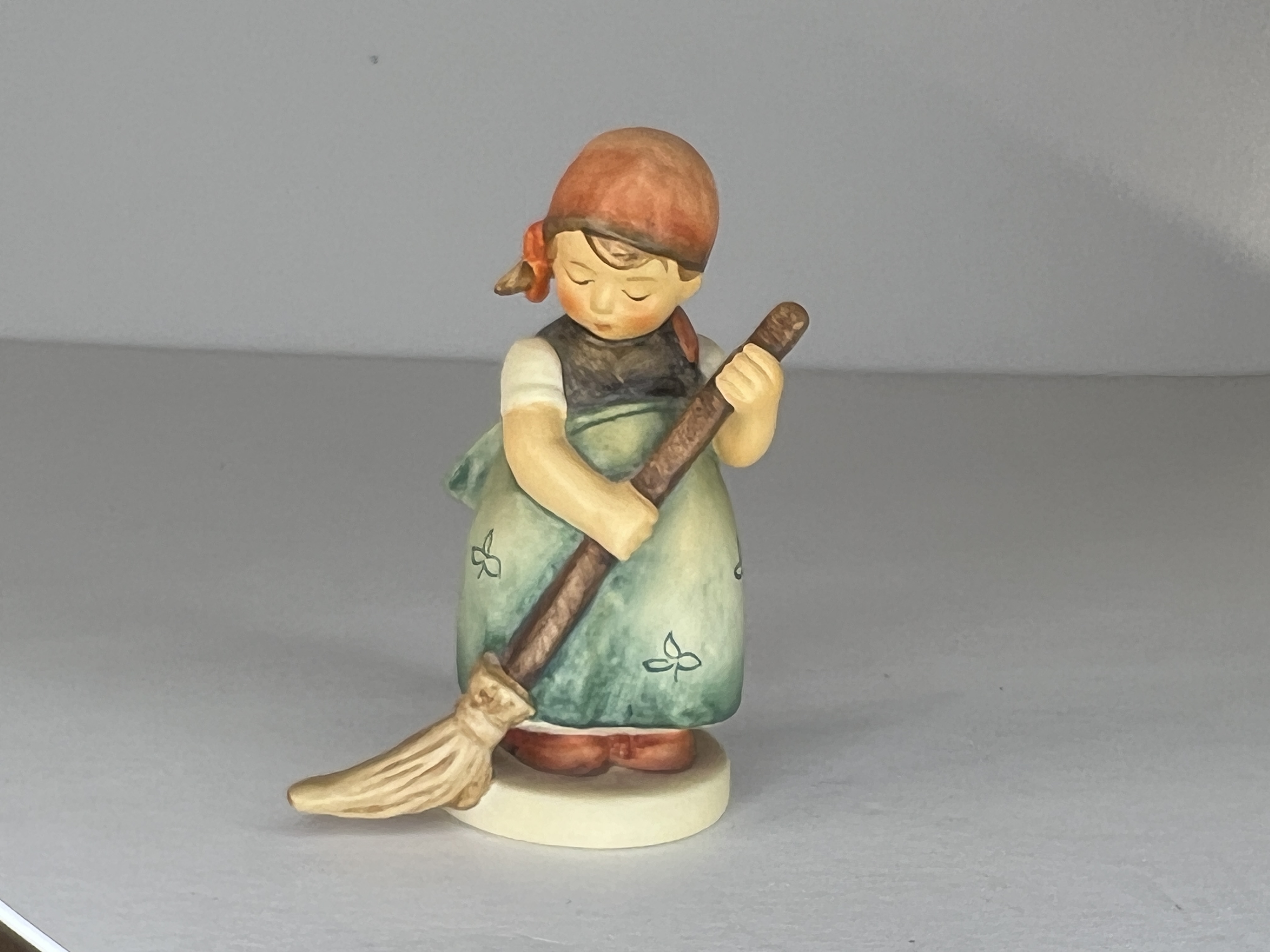 Hummel Figur 171 4/0 Kehrliesl 8 cm. 1 Wahl. - Top Zustand   
