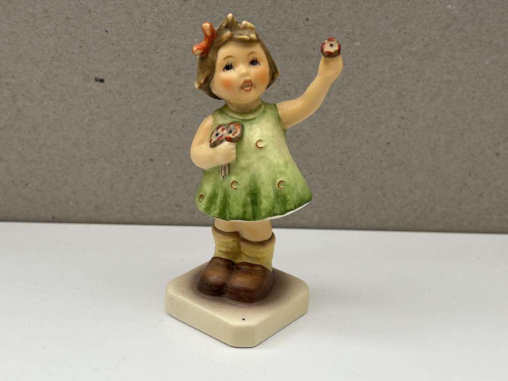 Hummel Figur 793 Herzlich Willkommen 10,5 cm. 1 Wahl. - Top Zustand  