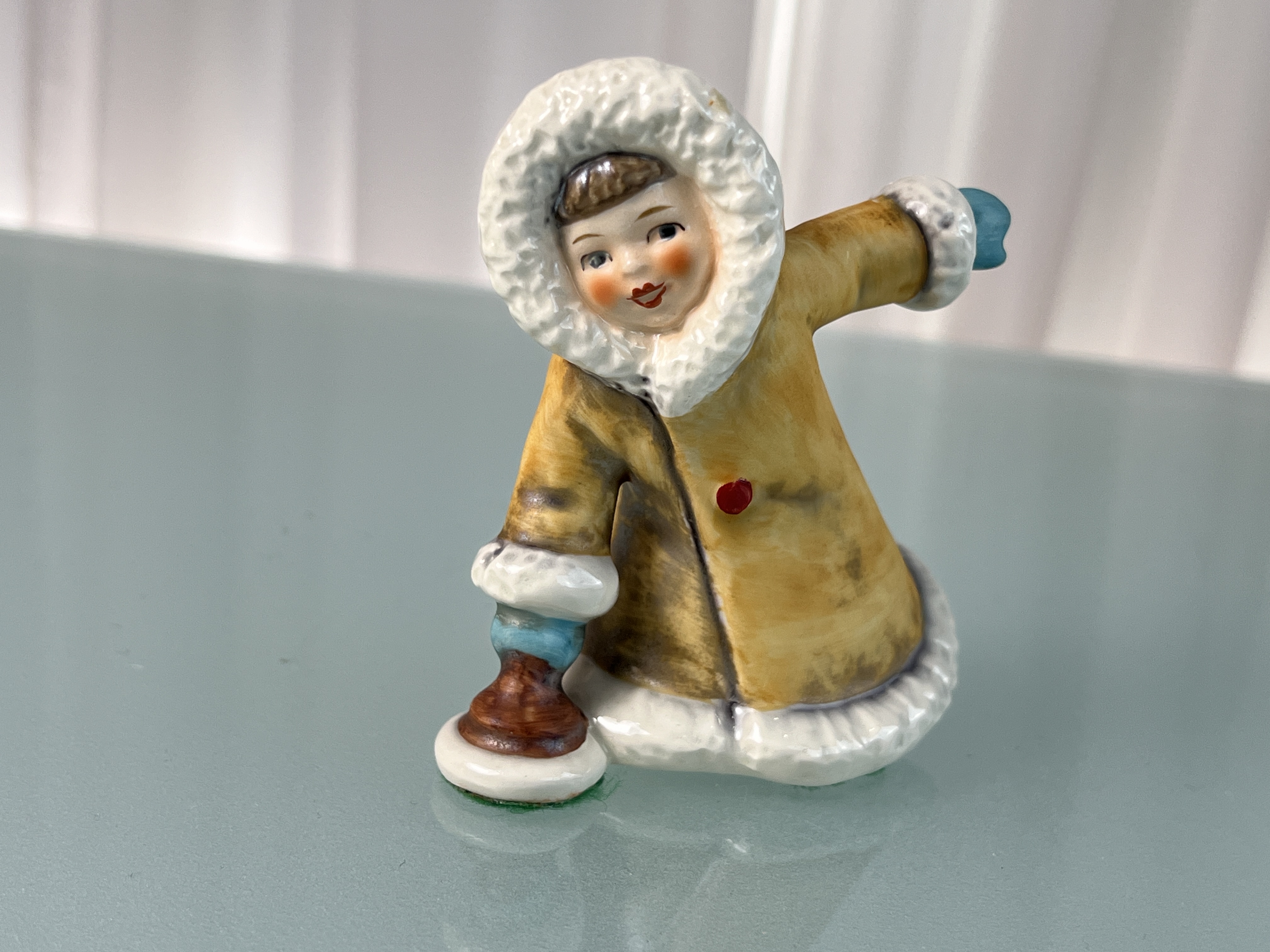Goebel Vogel Figur Porzellan Kind Winter 10 cm. Top Zustand     