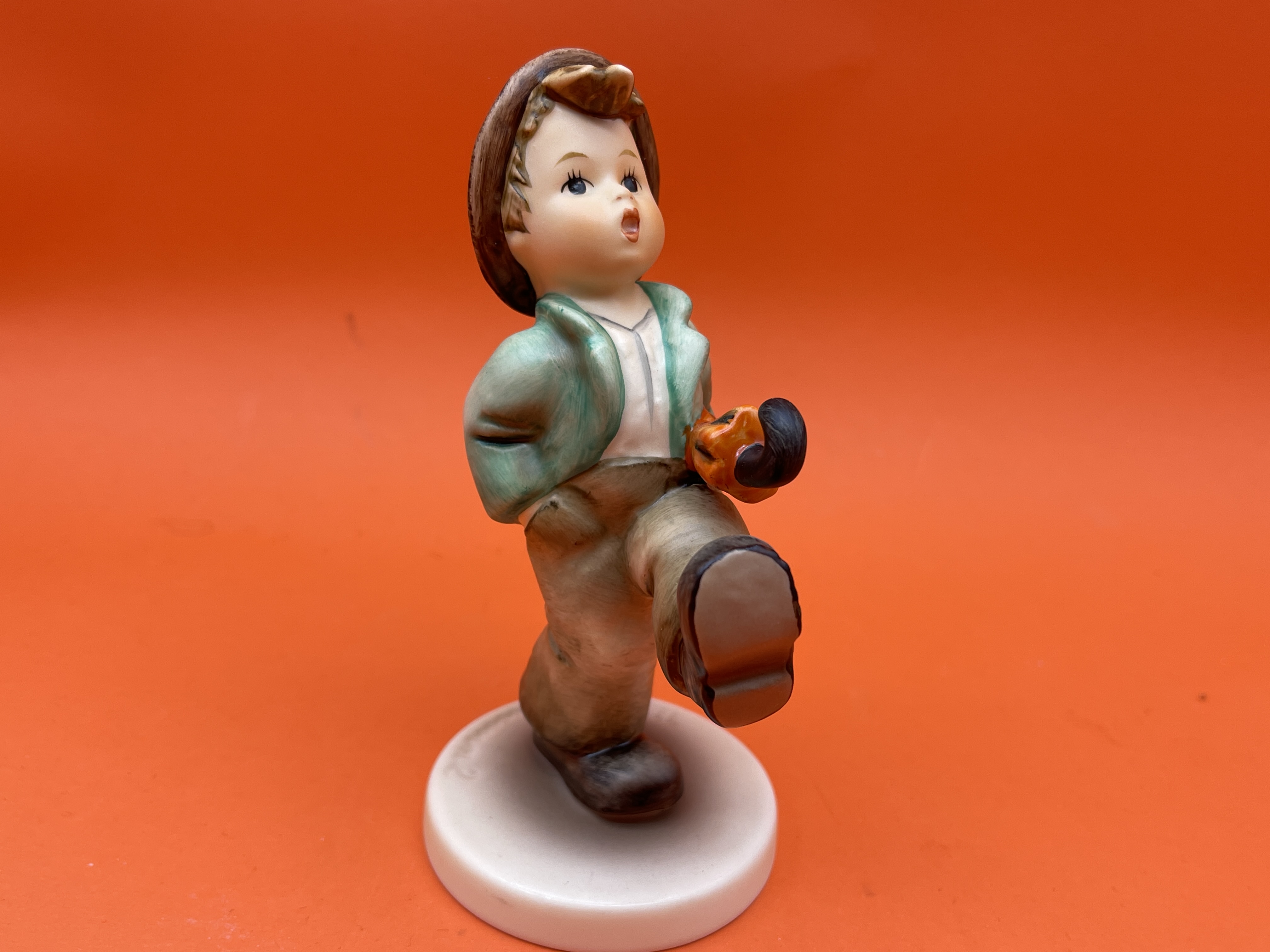 Hummel Figur 109/0 Hinaus in die Ferne 13 cm. 1 Wahl. Top Zustand.