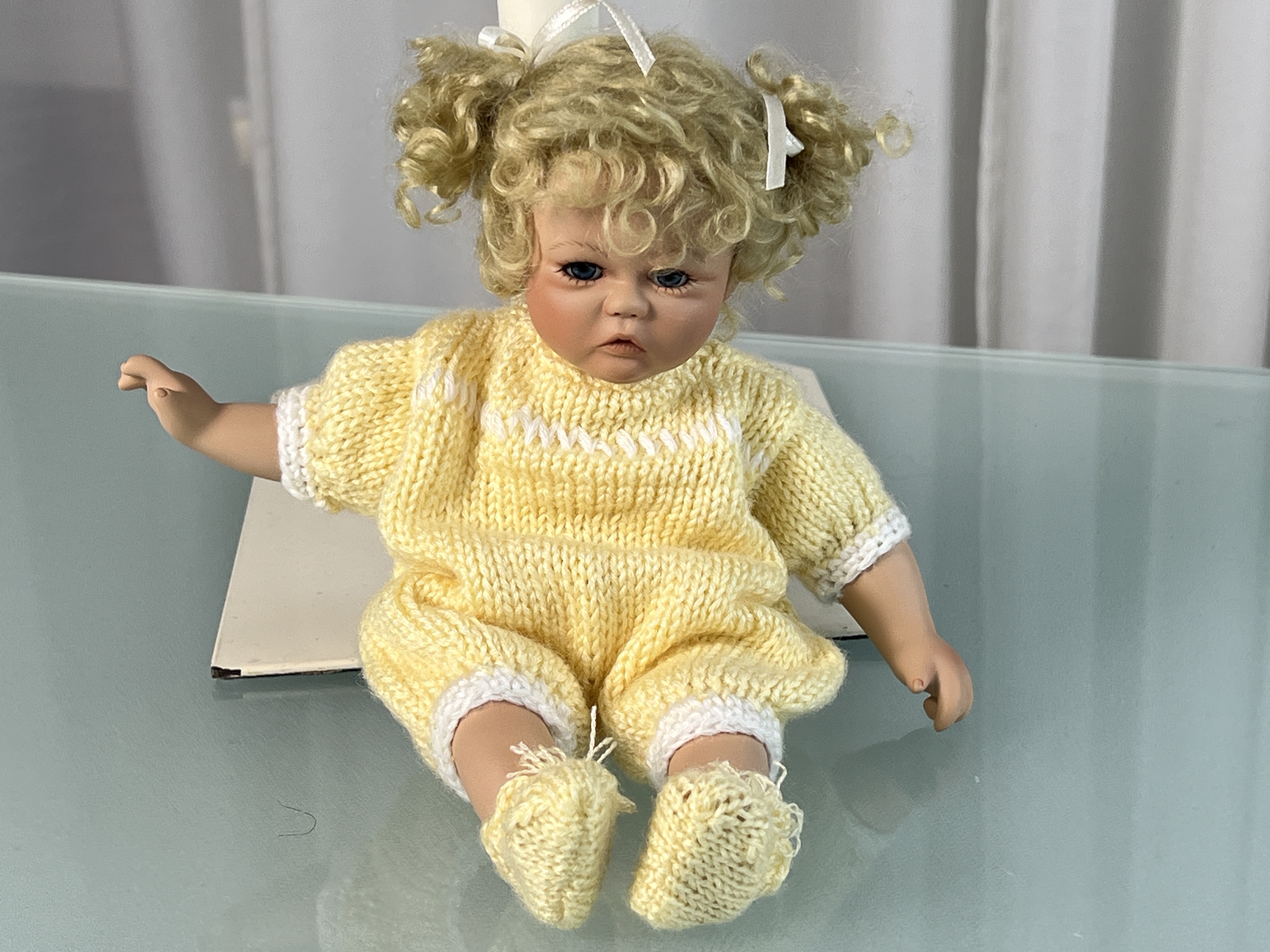 Gabriele Müller Porzellan Puppe 22 cm. Top Zustand.  