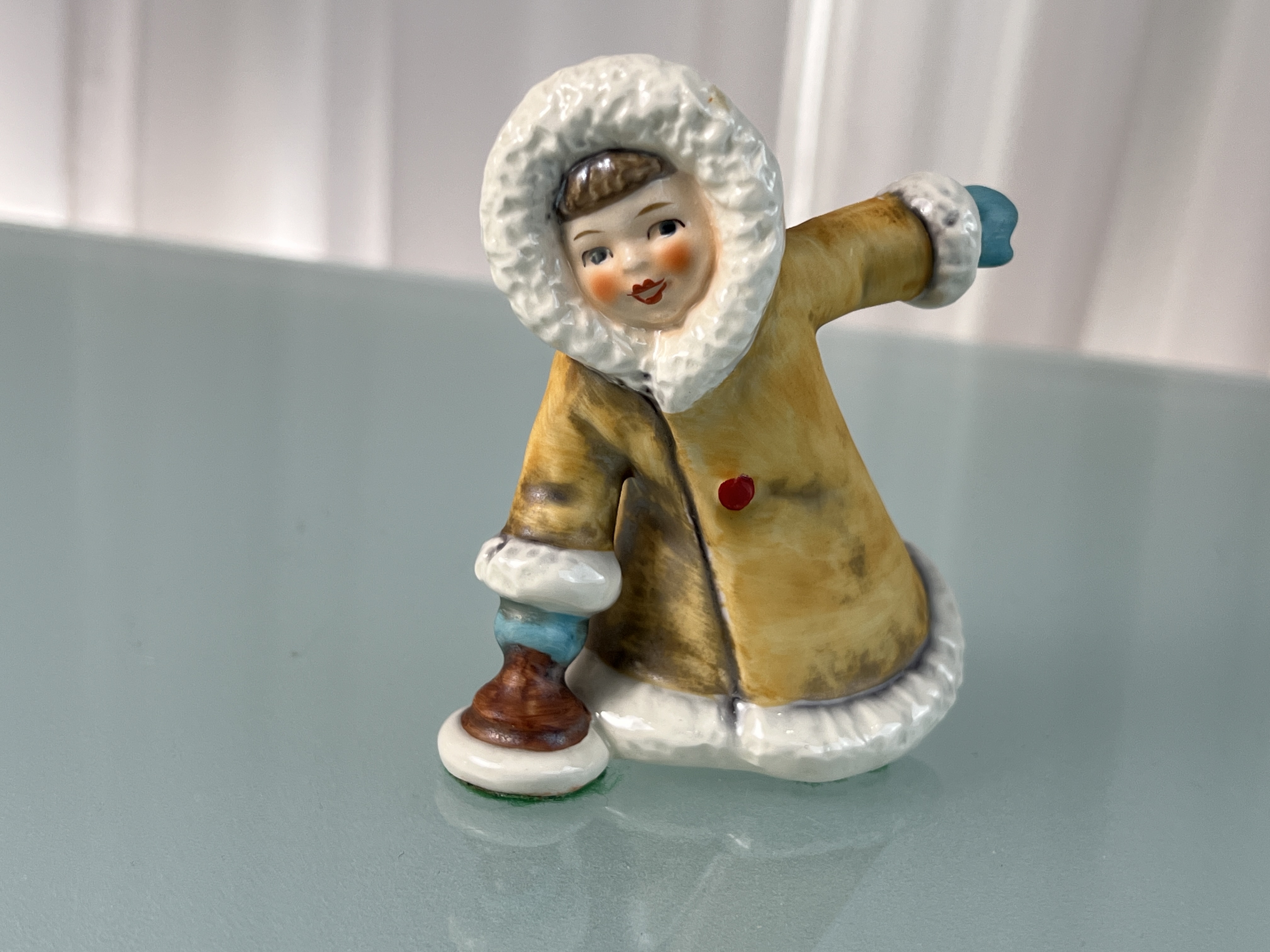 Goebel Vogel Figur Porzellan Kind Winter 10 cm. Top Zustand     