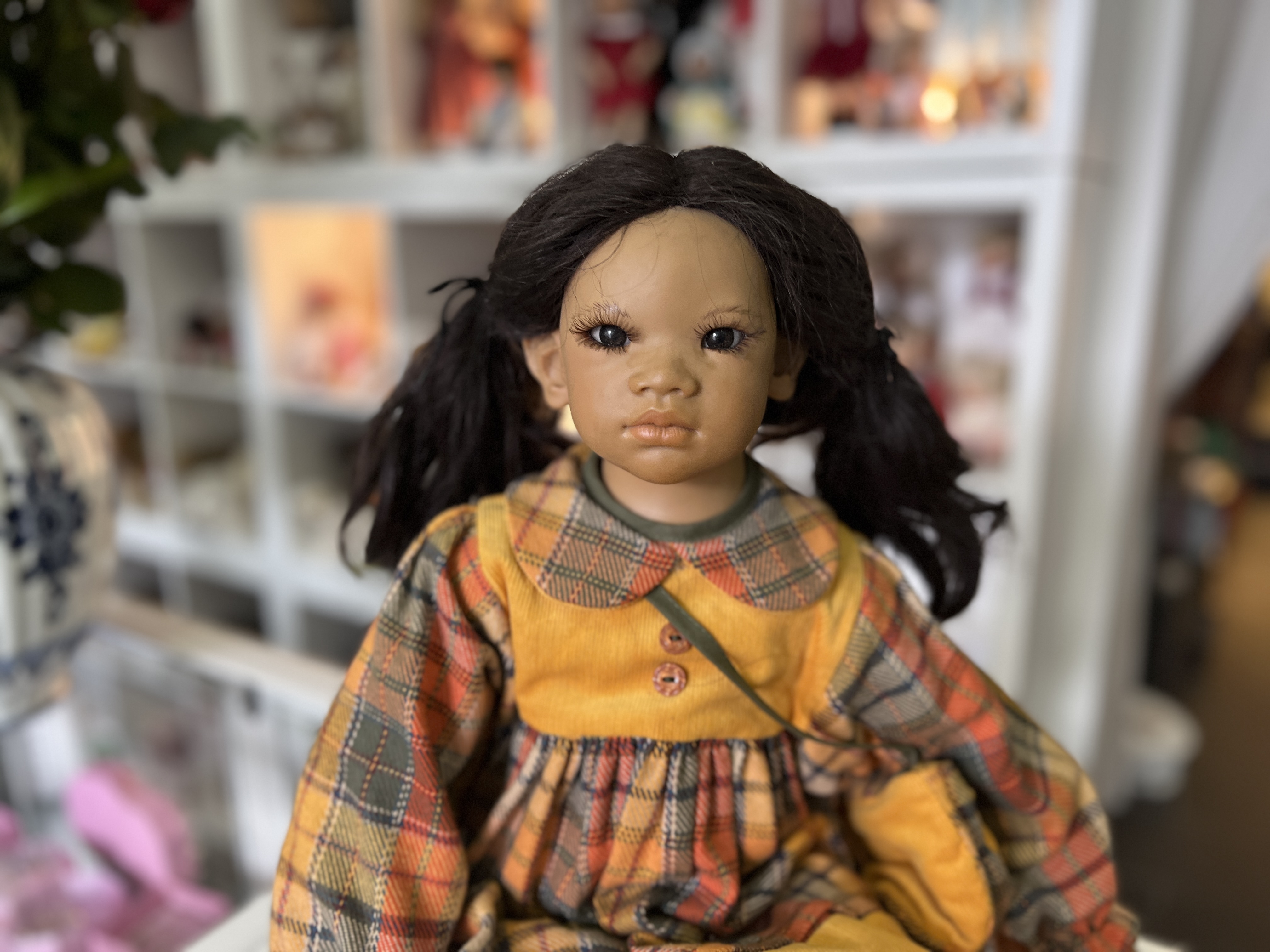 Annette Himstedt Puppe Kima 70 cm. Raucherhaushalt