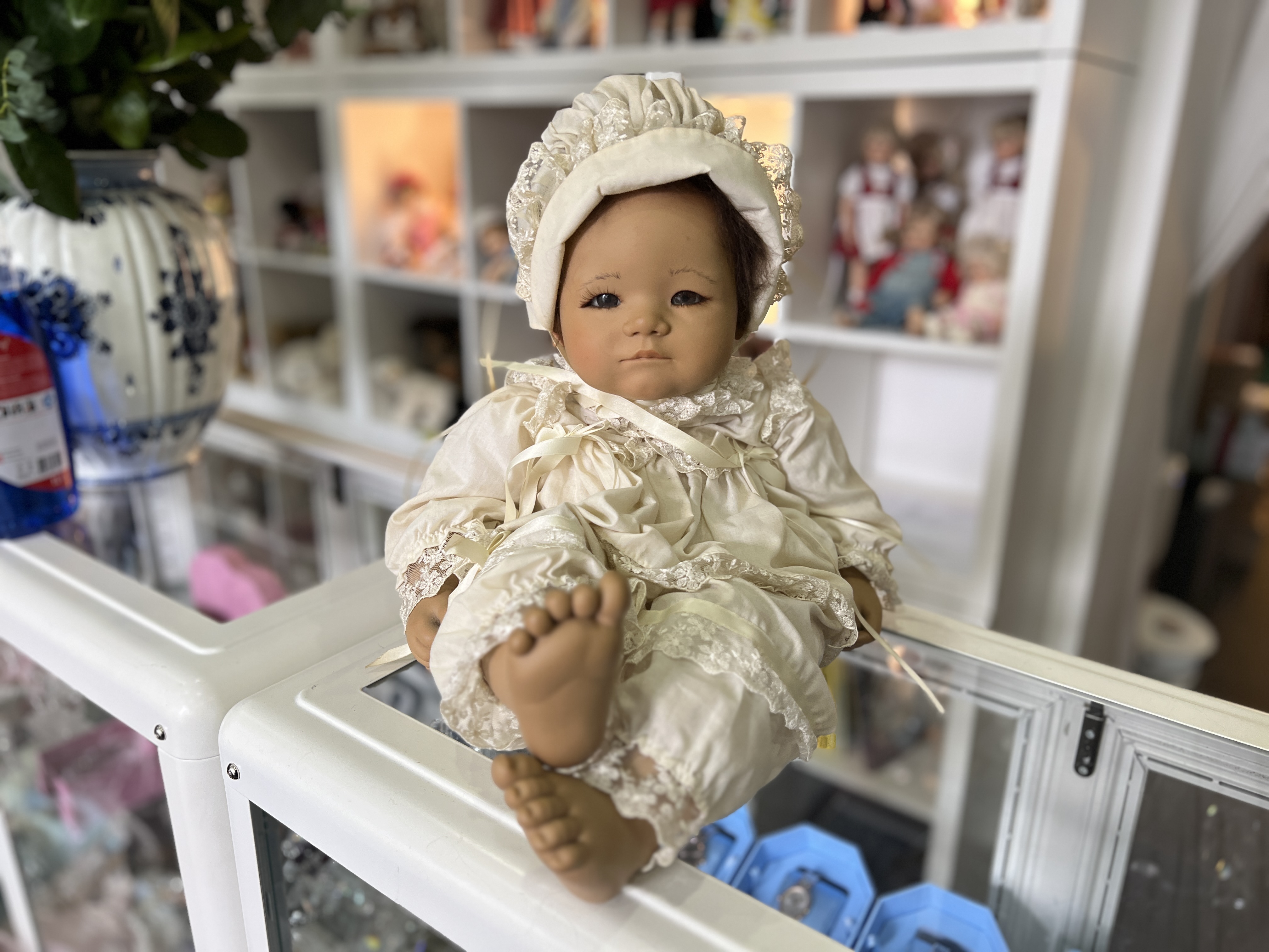 Annette Himstedt Puppe Taki 56 cm. Raucherhaushalt