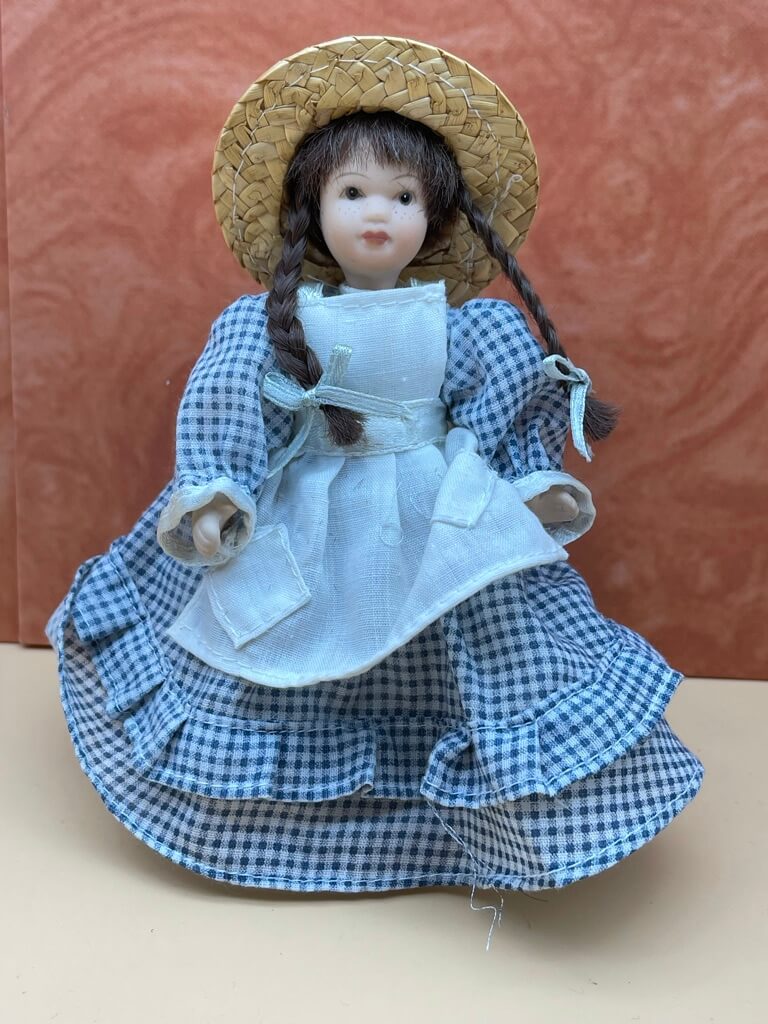 Künstlerpuppe Porzellan Puppe 15 cm. Top Zustand  